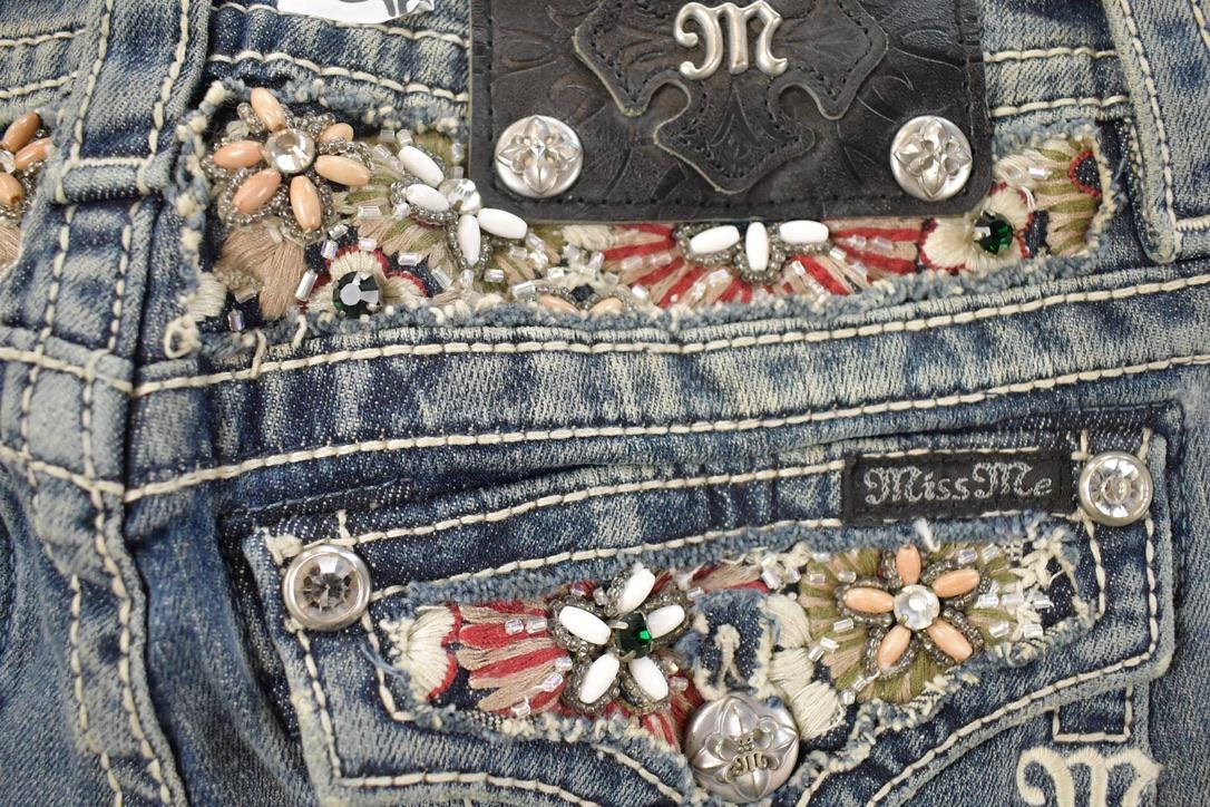 Vintage Deadstock Y2K Miss Me Bedazzled Low Rise Jeans Women's Size 26x31