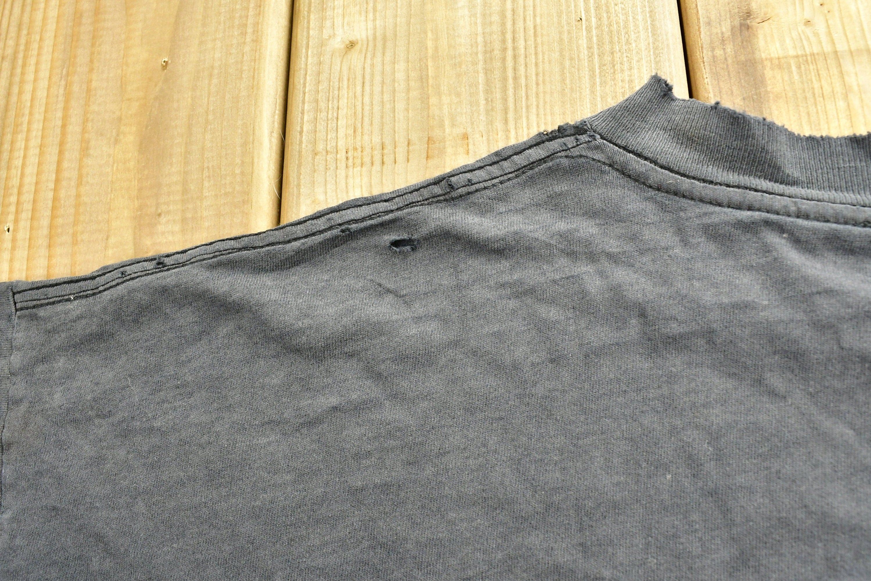 Vintage 90's 26Red Illegal Alien Skate T-Shirt