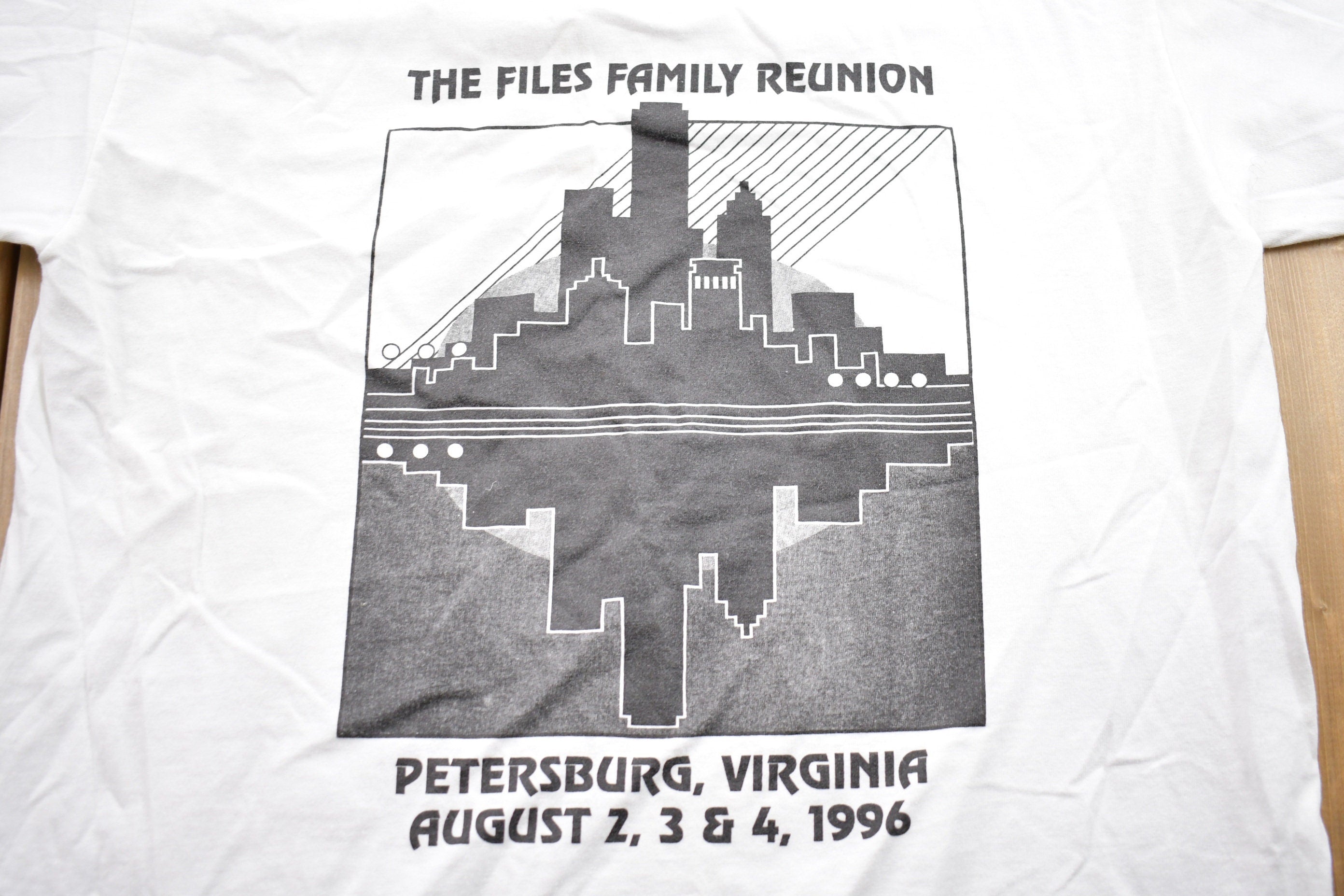Vintage 1996 Files Family Reunion Virginia Graphic T-Shirt