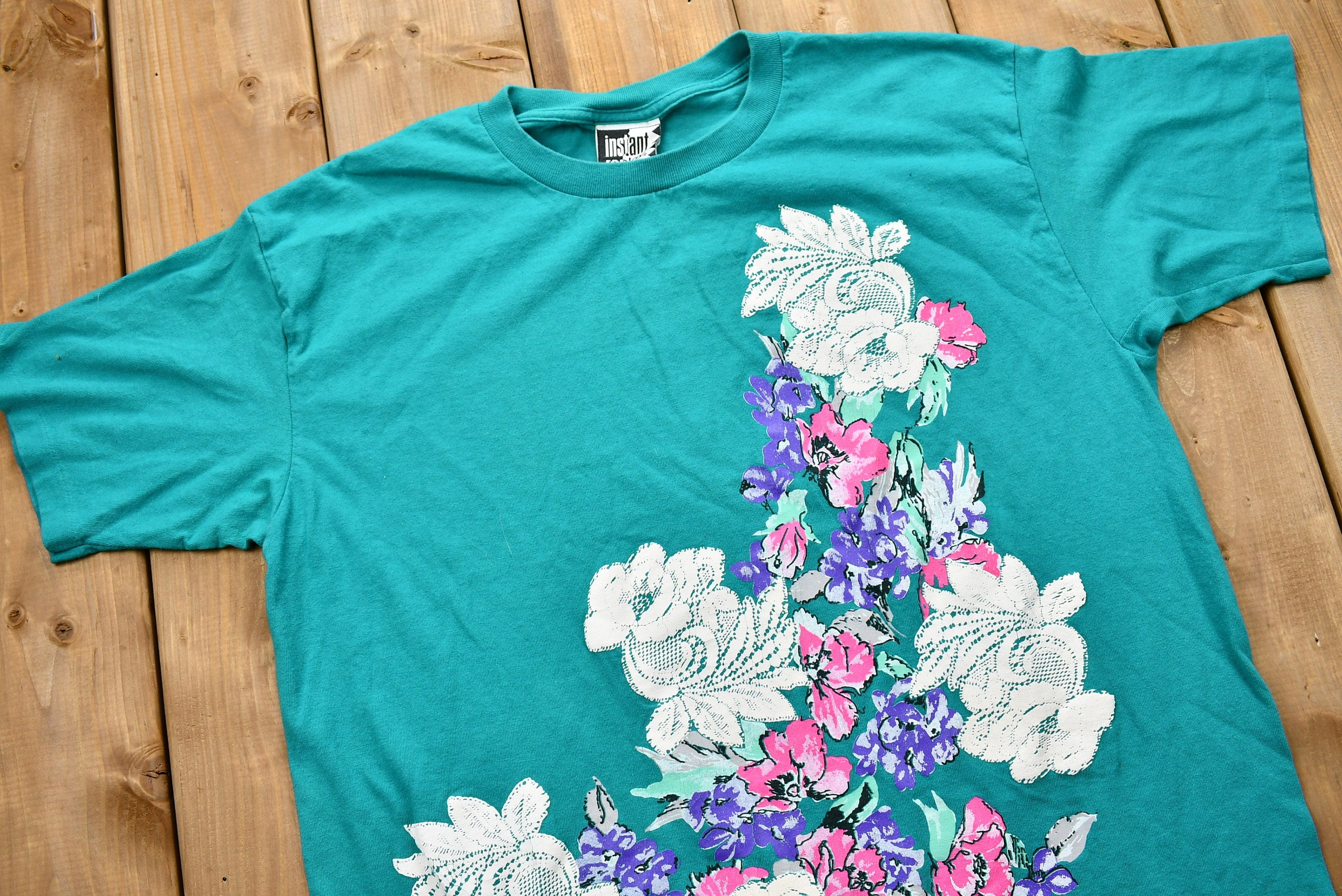 Vintage 1990s Floral Graphic T-Shirt