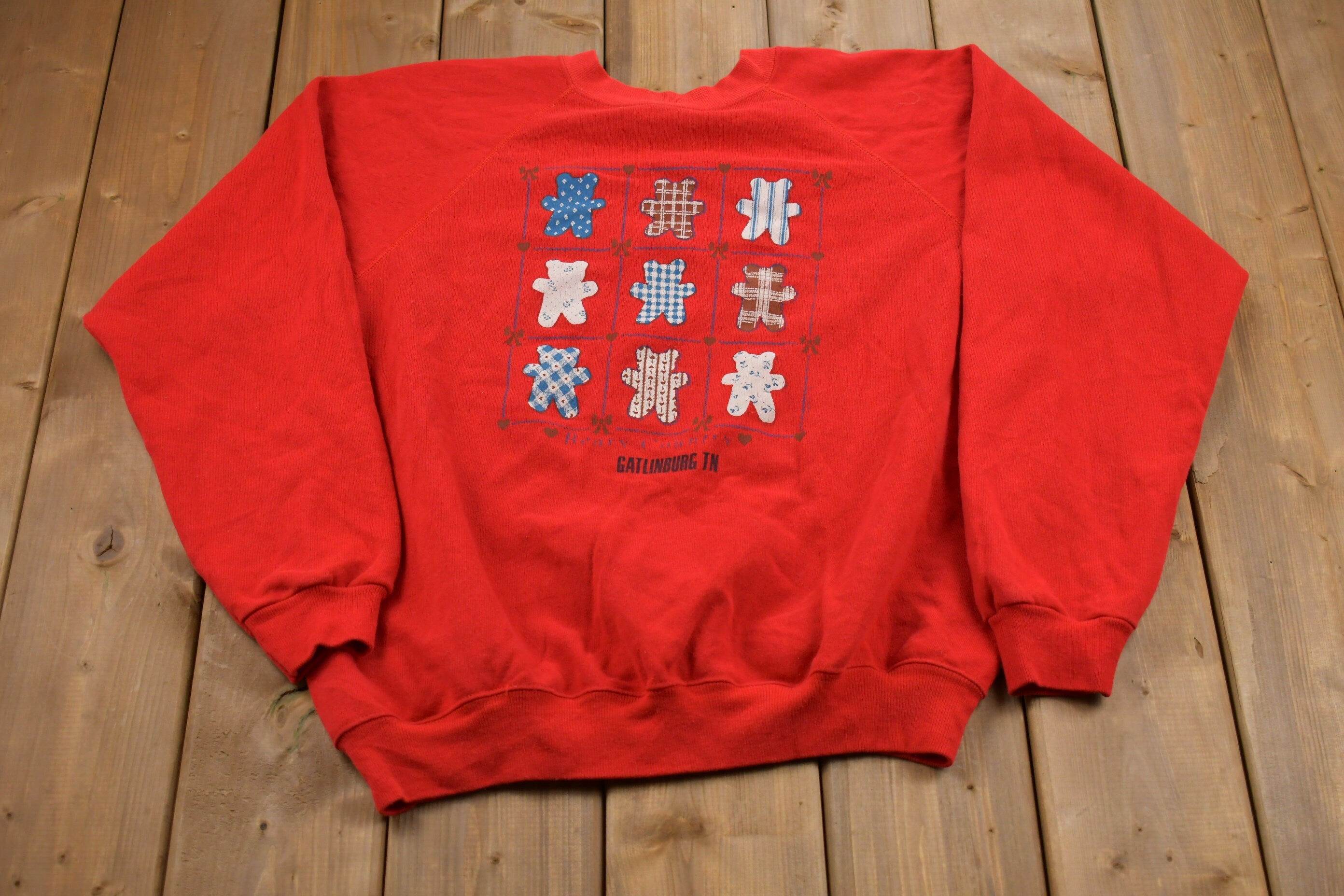 Vintage 1980s Cute Bear Gatlinburg Tennessee Raglan Sweatshirt