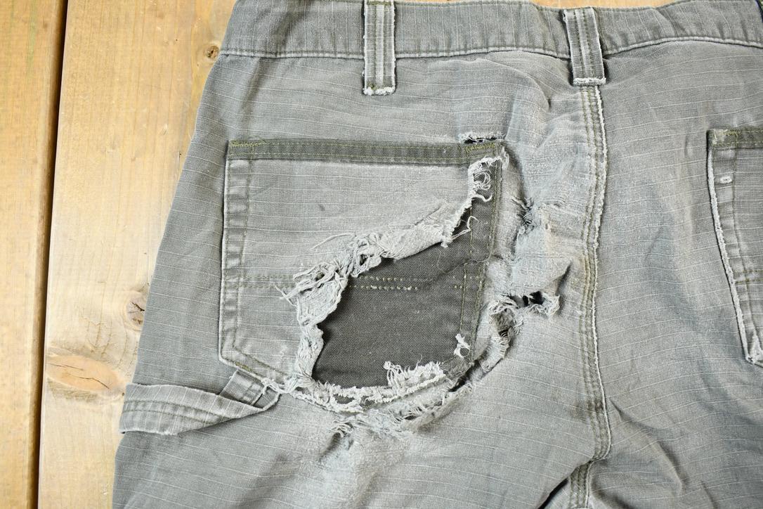 Vintage 2000s Distressed Double Knee Carhartt Work Pants Size 32 x 28