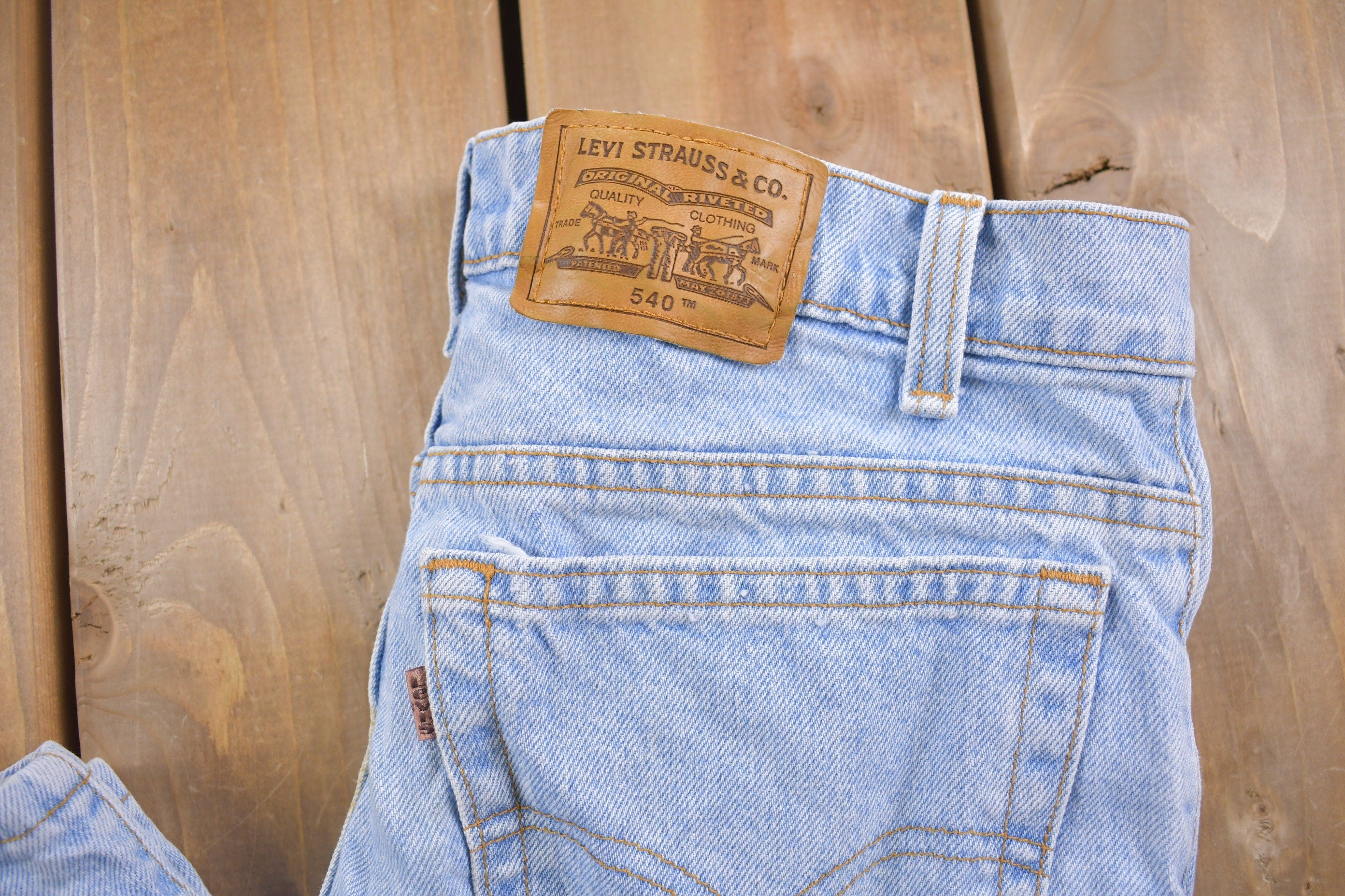 Vintage 1990s Levi's 540 Copper Tab Jeans Size 31 x 30