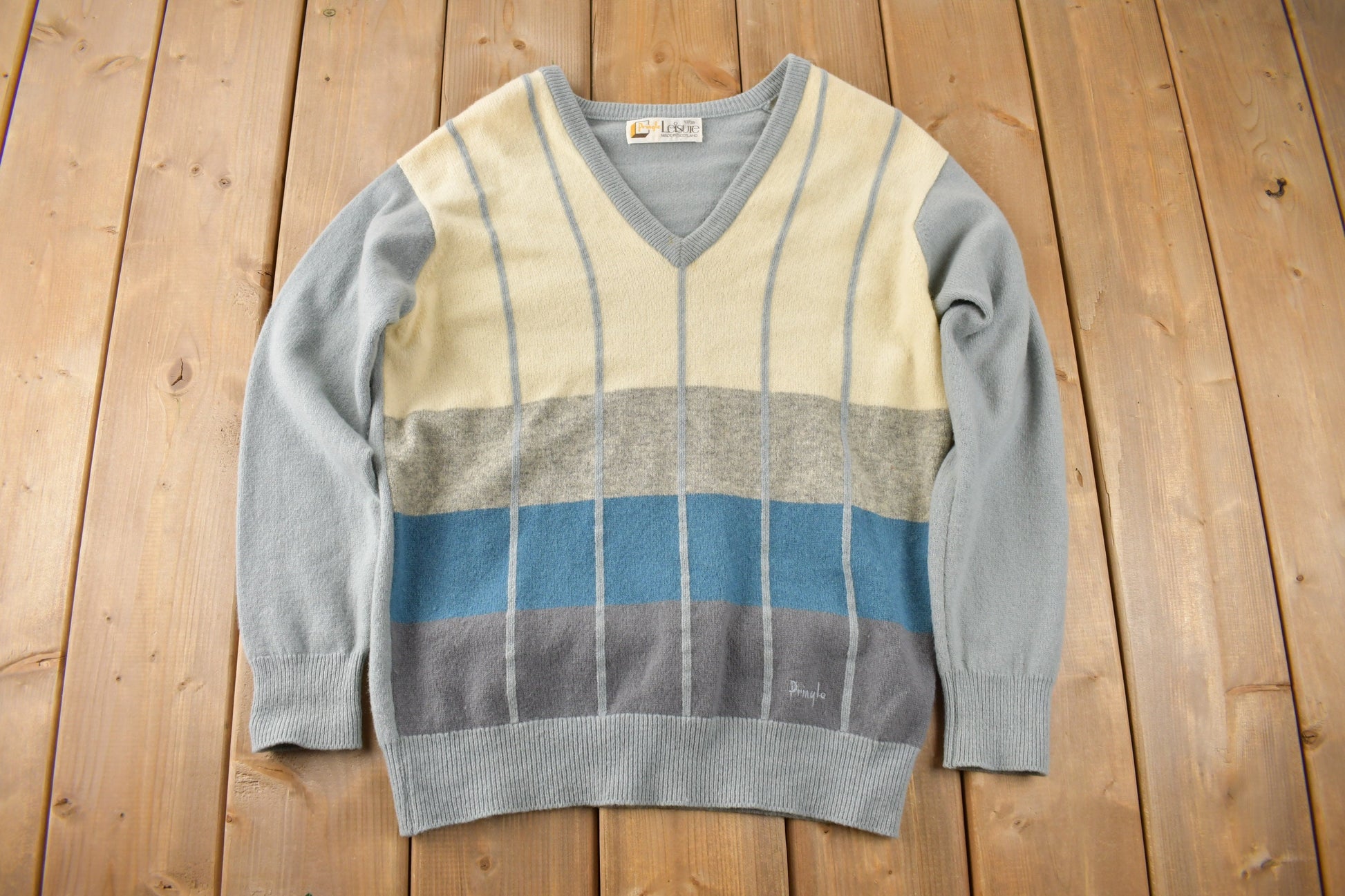 Vintage 1980s Pringle Leisure Knit V-Neck Sweater Size Small Made In Scotland