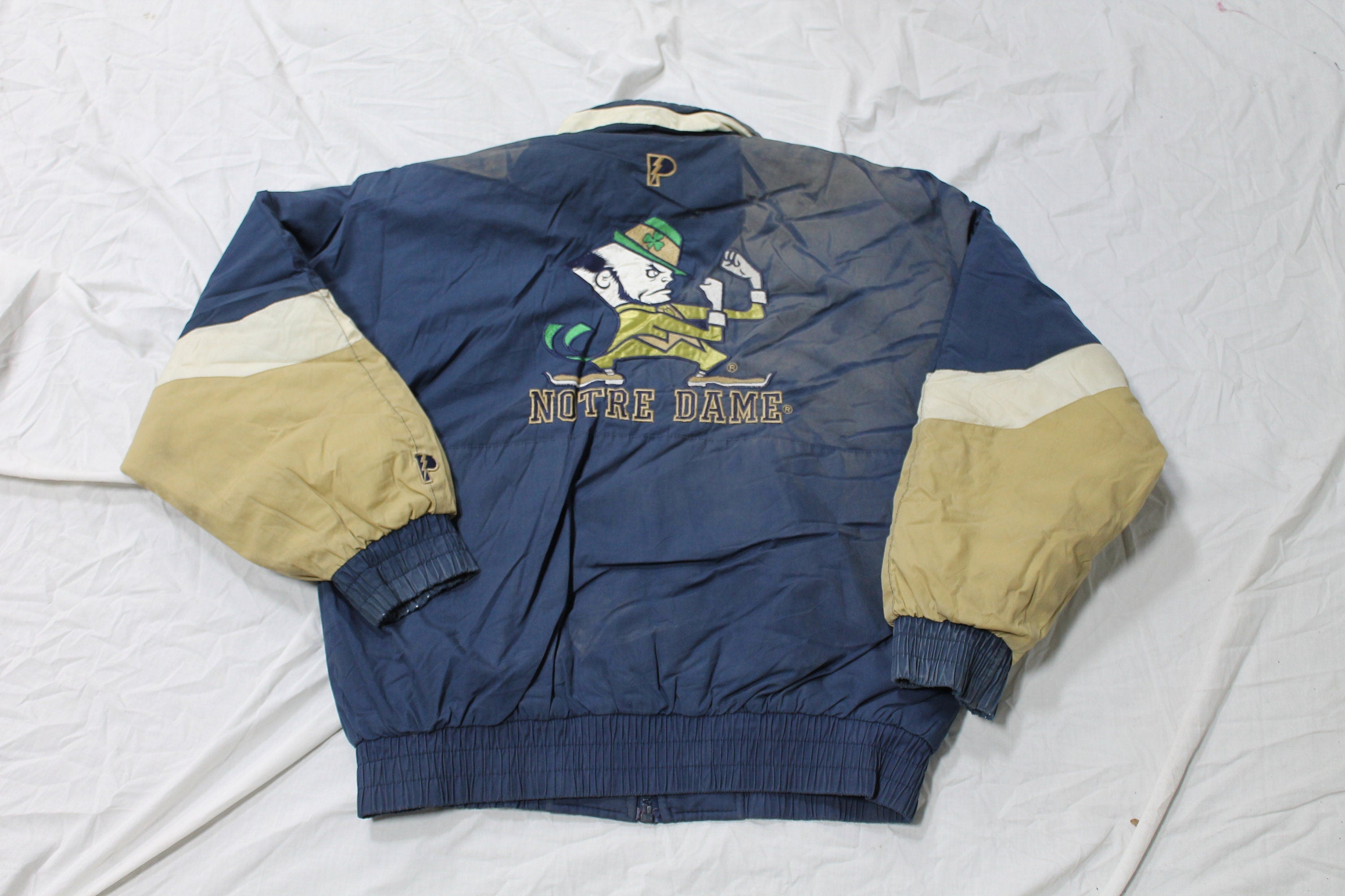 Vintage 1990s University Of Notre Dame Fighting Irish Reversible Pro Player Puffer Jacket