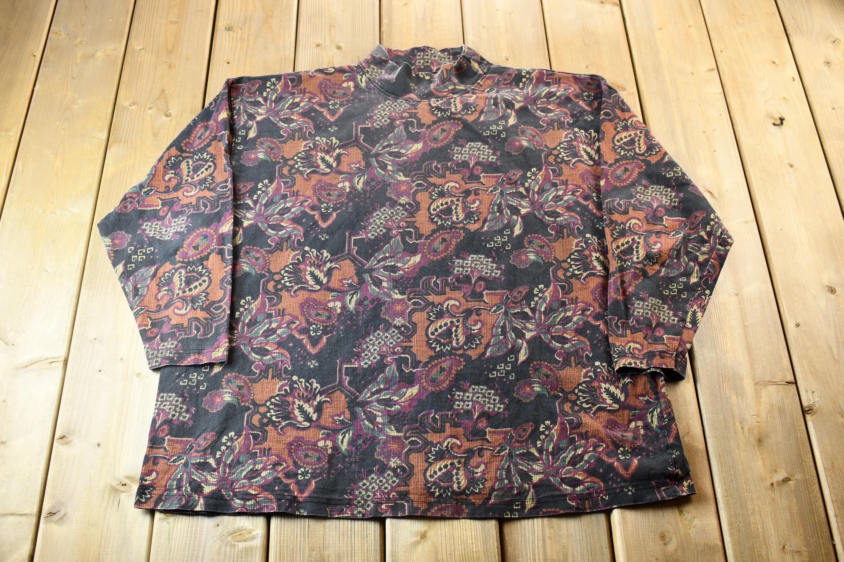 Vintage 1990s Abstract Patterned All-Over-Print Textured Long Sleeve Graphic T-Shirt