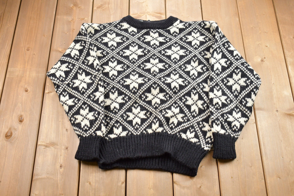 Vintage 1990s Eskimo All Over Print Knitted Sweater