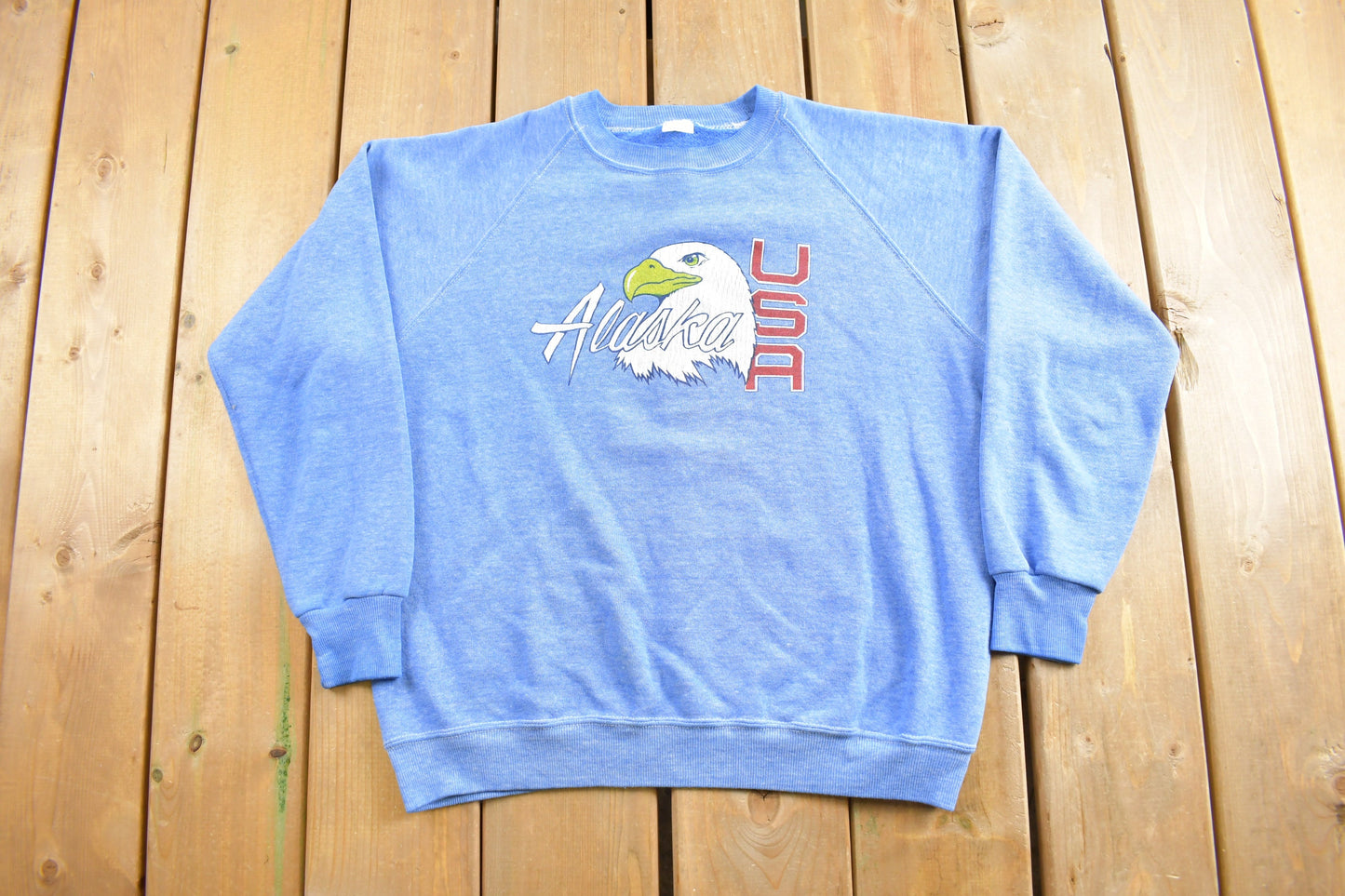 Vintage 1970s Alaska USA Eagle Graphic Crewneck Sweatshirt / 80s / 70s / Souvenir Sweater / Nature Theme Crewneck / Travel And Vacation