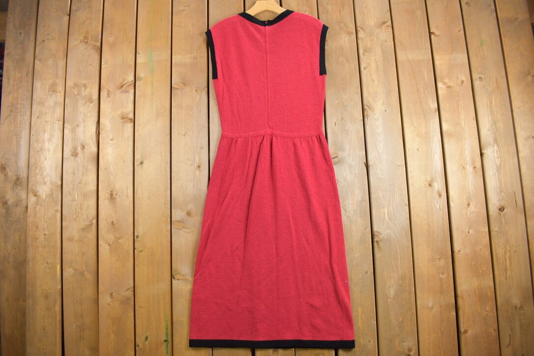 Vintage 1970s Knit Dress / True Vintage Dress / Retro Womenswear / Mod Fashion / 1970s Dress /