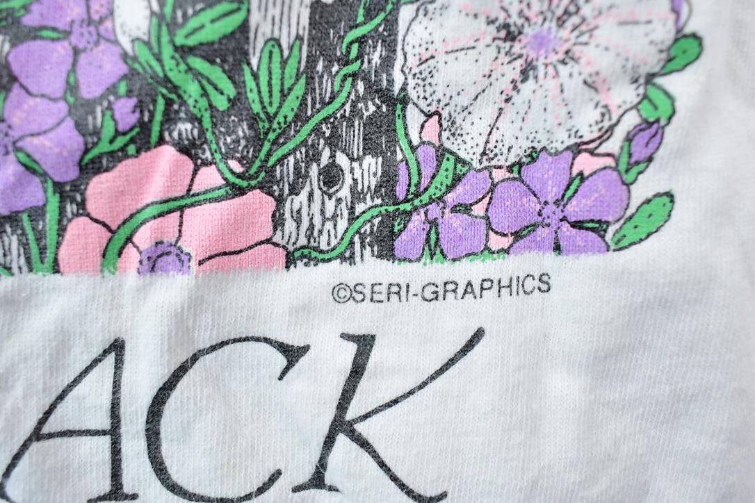 Vintage 1990s Adirondack Floral Multi Blue Bird Theme Graphic T-Shirt