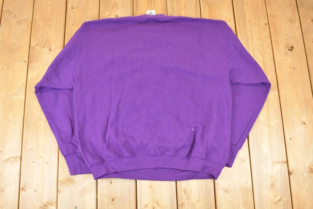 Vintage 1998 Minnesota Purple Pride Graphic Print NFL Crewneck Sweatshirt Men's L