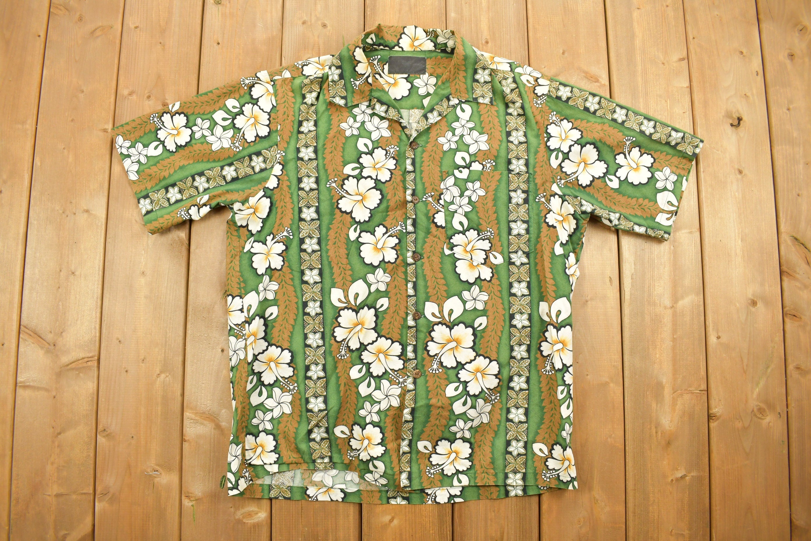 Vintage 1960s Hawaiian Button Up Shirt