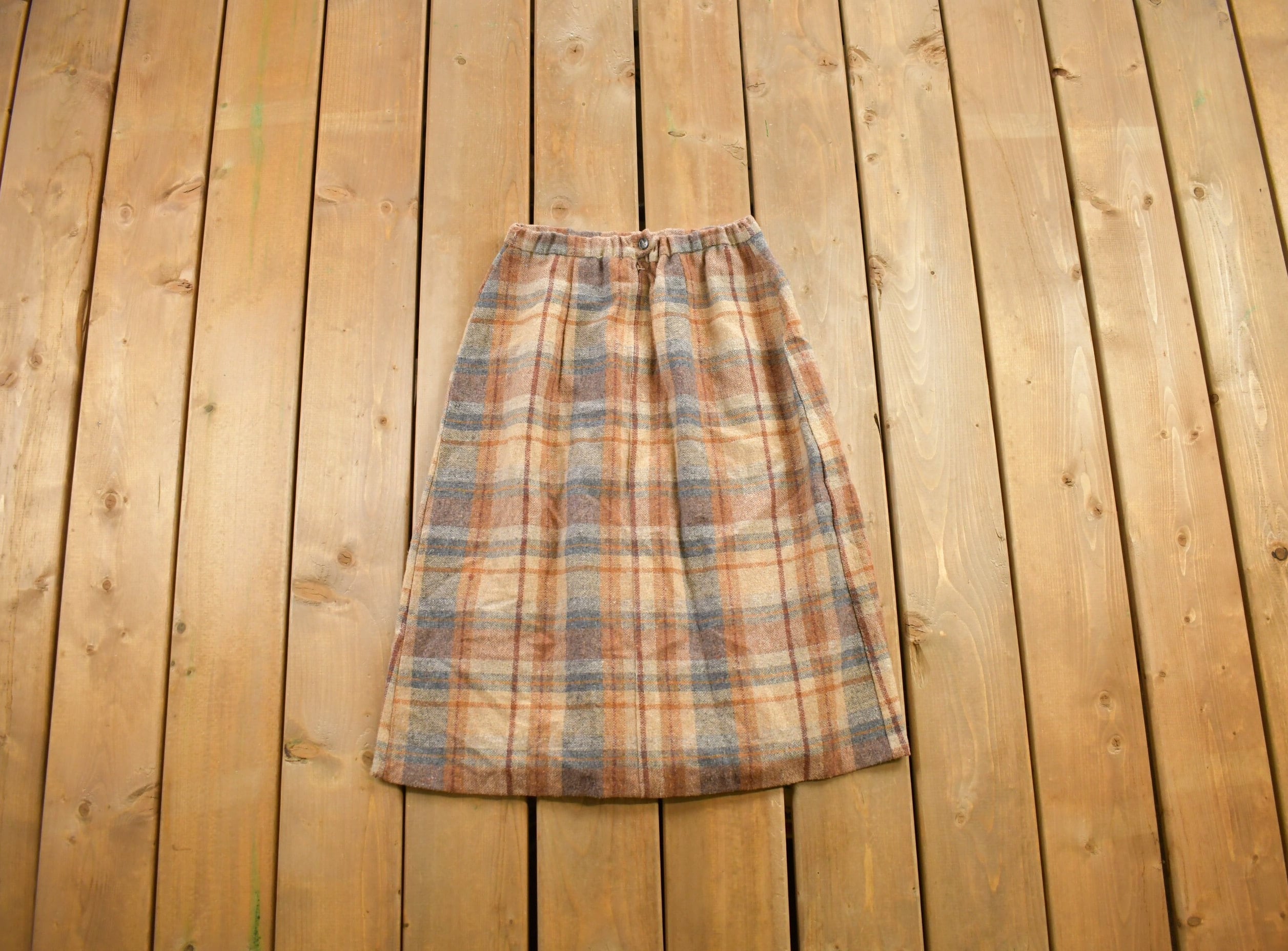 Vintage 1970s Rrrruss Plaid Skirt Size 28x28