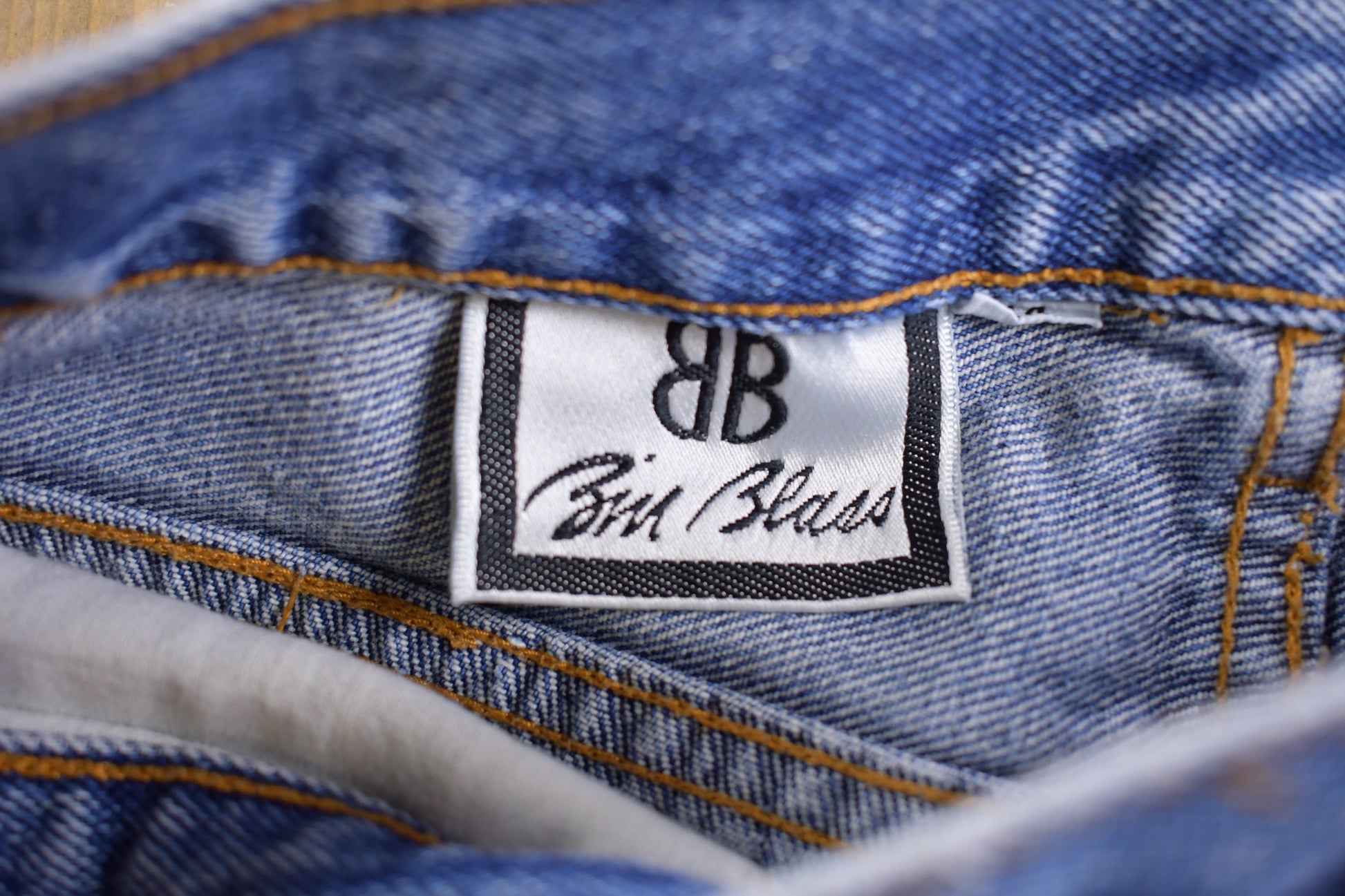 Vintage 1990s Bill Blass Jeans Size / American Vintage / Workwear / Streetwear / Vintage Pants / True Vintage / Medium Wash
