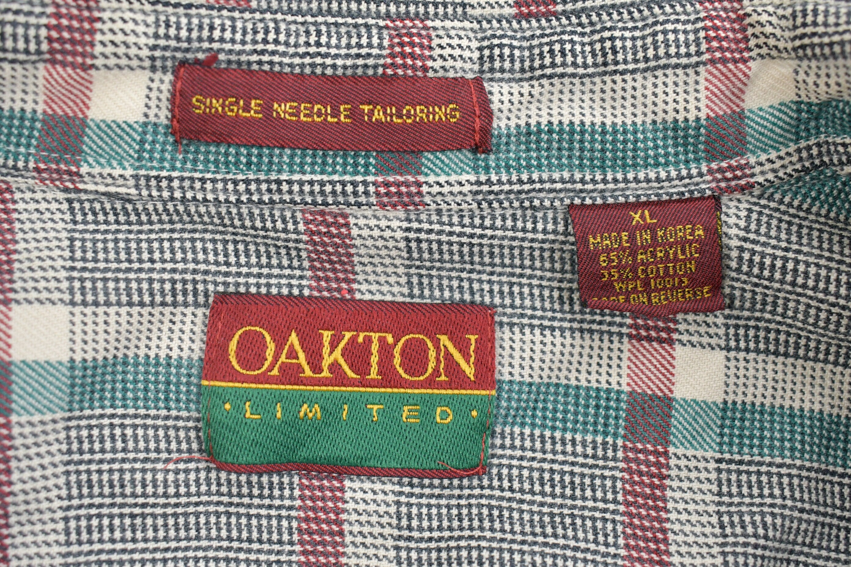 Vintage 1990s Oakton Limited Plaid Single Needle Tailored Button Up Shirt