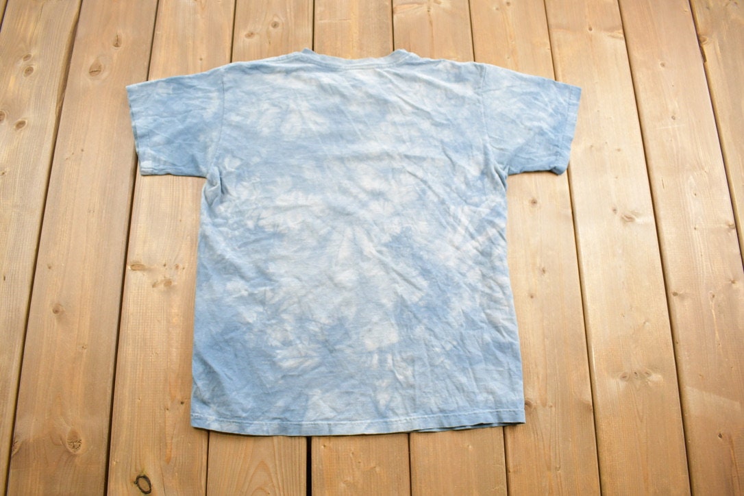 Vintage 1990s Graphic Majestic Wolves T-Shirt