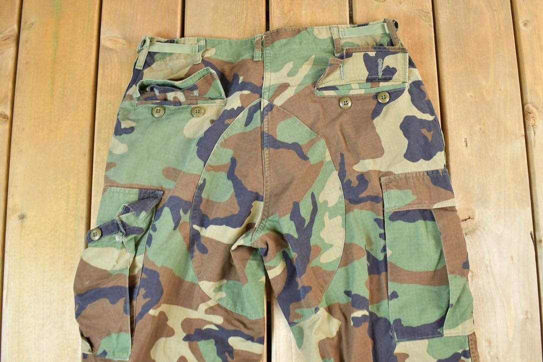 Vintage 1990s Army Camouflage Cargo Pants Size 34 x 28 Made In / Streetwear / Army Pants / Military Pant's / Vintage Cargos