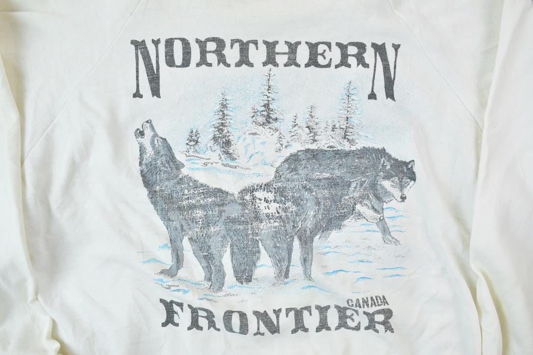 Vintage 1980s Northern Frontier Canada Two Wolves Crewneck