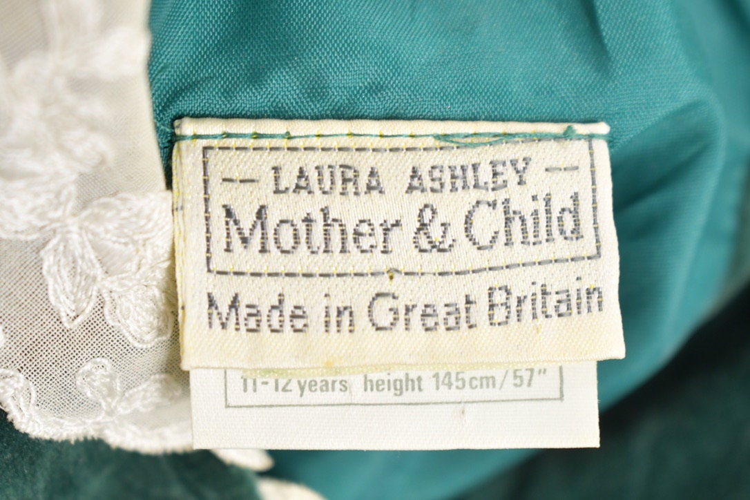 Vintage 1960s Laura Ashley Mother & Child Dress / Lace Collar / Tent / True Vintage / Retro Womenswear / Romantic Style