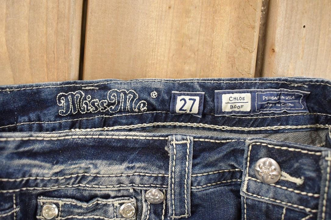 Vintage Deadstock Y2K Miss Me Bedazzled Low Rise Jeans Women's Size 26x31