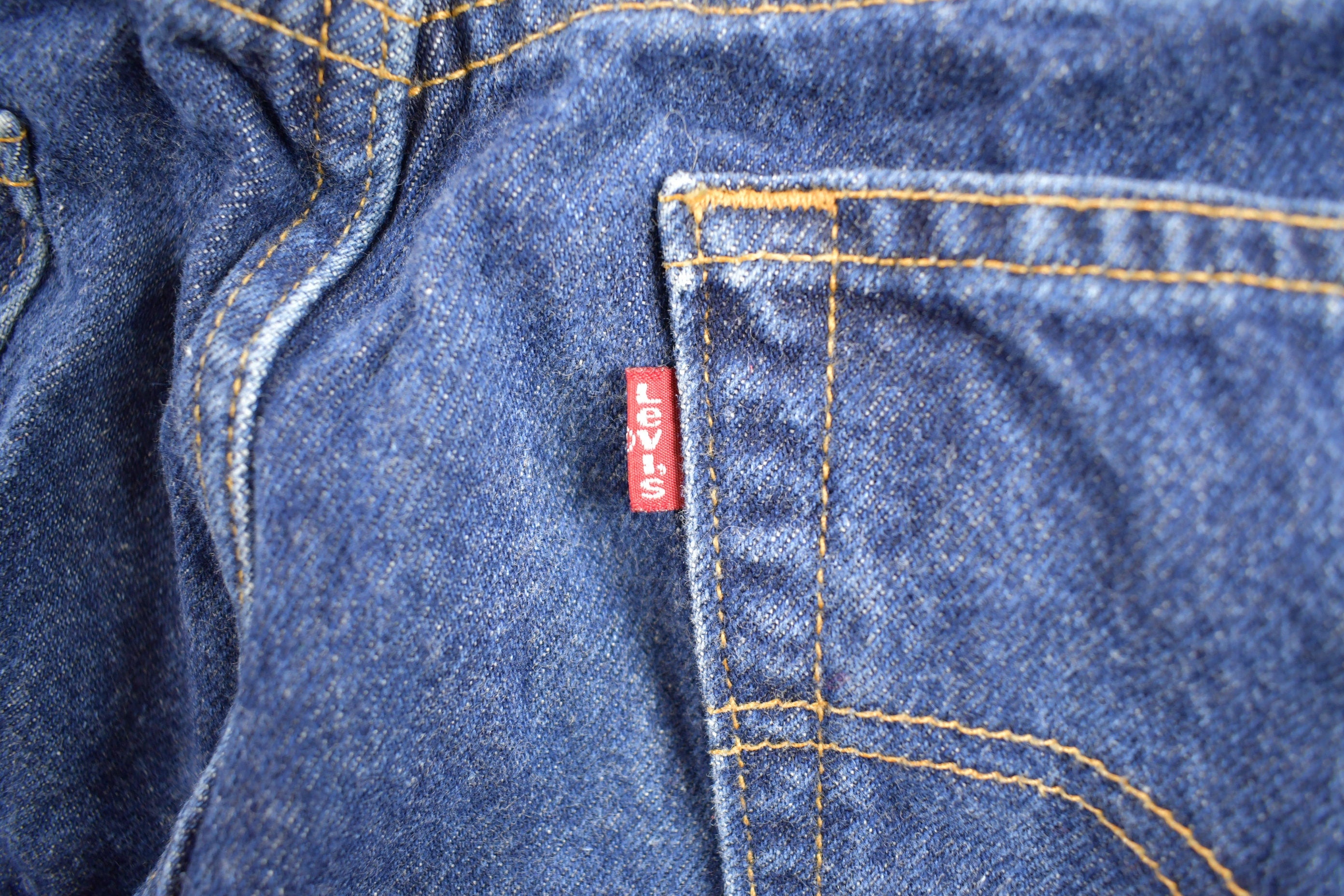 Vintage 1990s Levi's 505 Red Tab Jeans Size 34 x 31.5