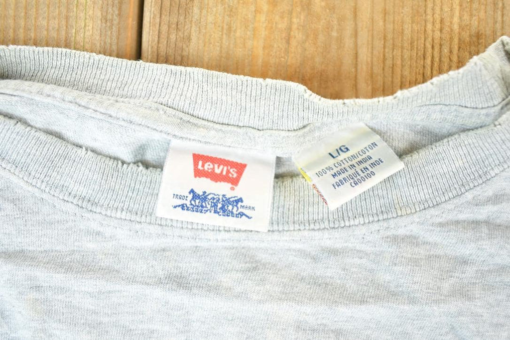 Vintage Y2K Levis Jeans Souvenir T-Shirt Mens M