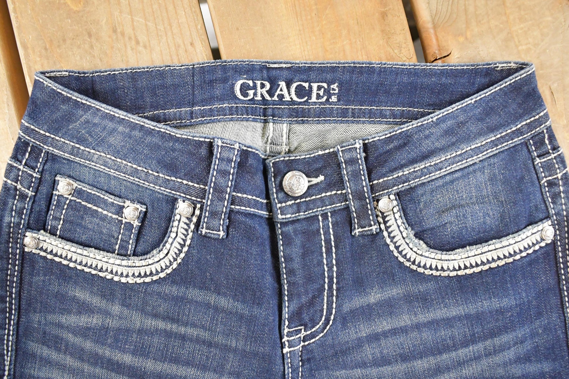 Vintage Deadstock Y2K Grace In LA Bedazzled Bootcut Low Rise Jeans Women's Size 26 x 32