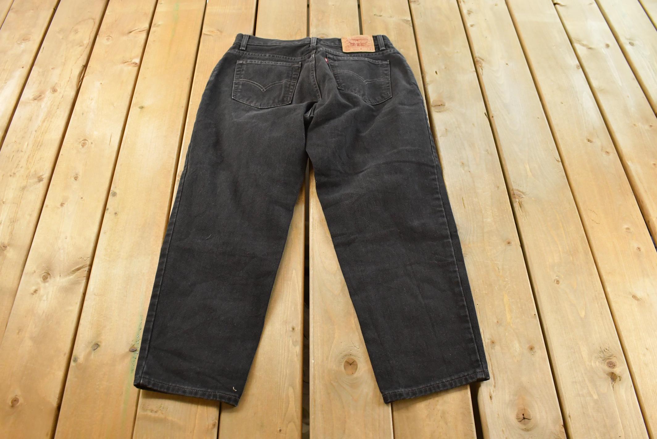 Vintage 1990s Levi's 550 Relaxed Tapered Black Denim Jeans Women's 31 x 27 / 90s Denim / Faded Jeans / Streetwear