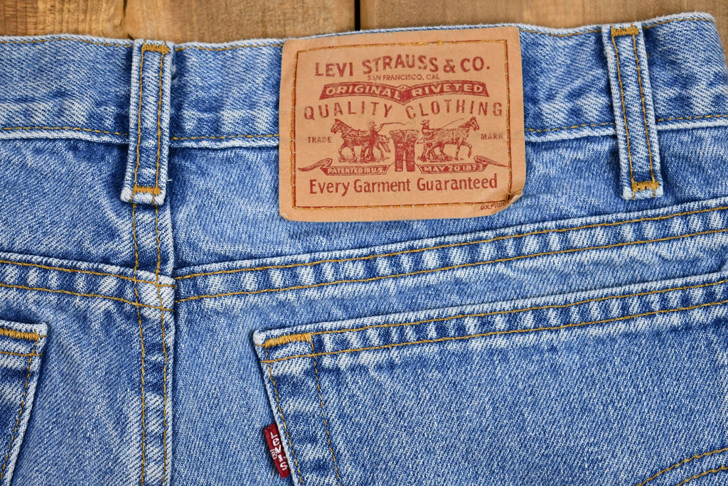 Vintage 1990s Levi's Light Wash Relaxed Fit Jeans