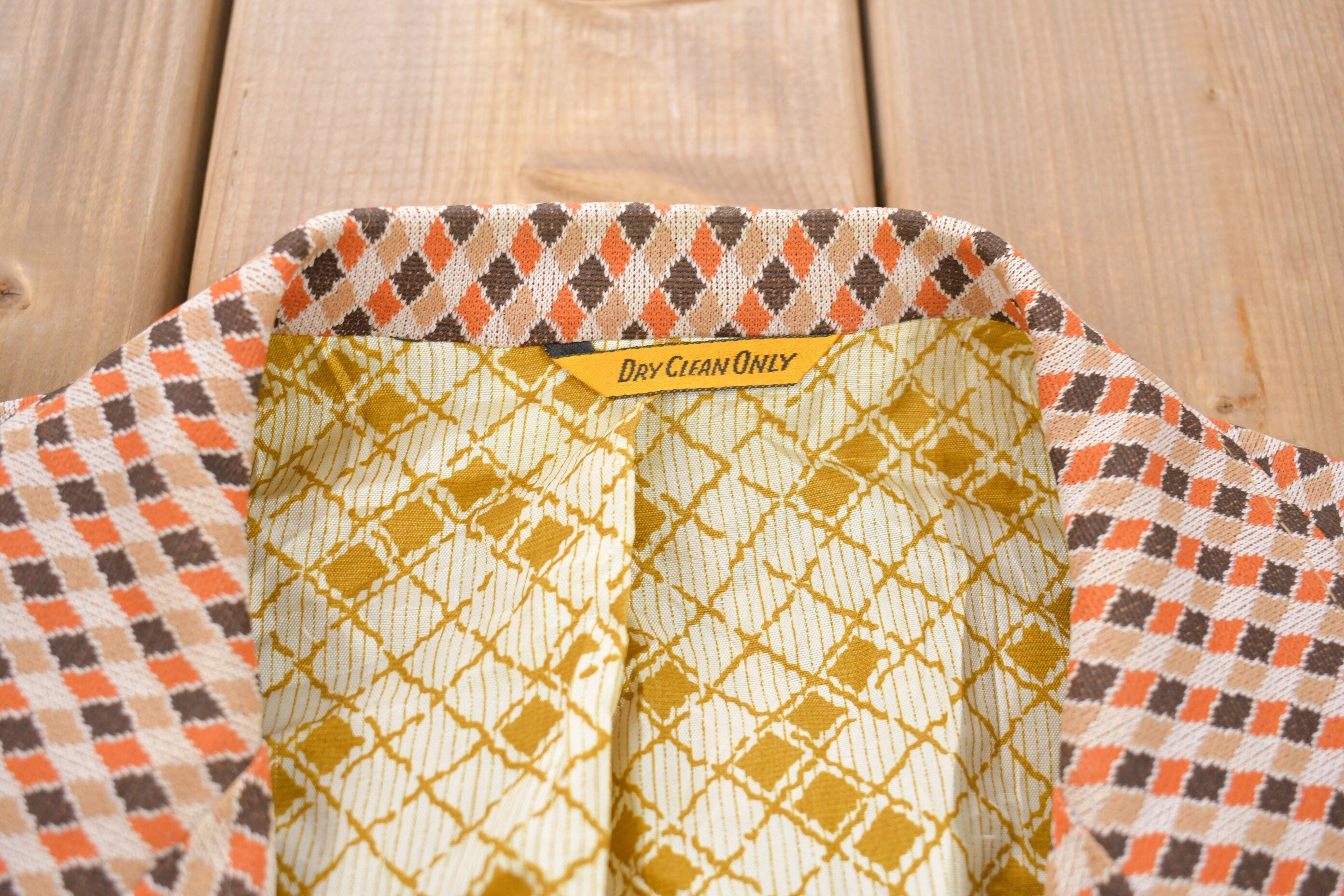 Vintage 1990s Diamond All Over Print Blazer Jacket  Sport Jacket  Vintage Jacket  Outdoor  Winter  Vintage Sport Coat