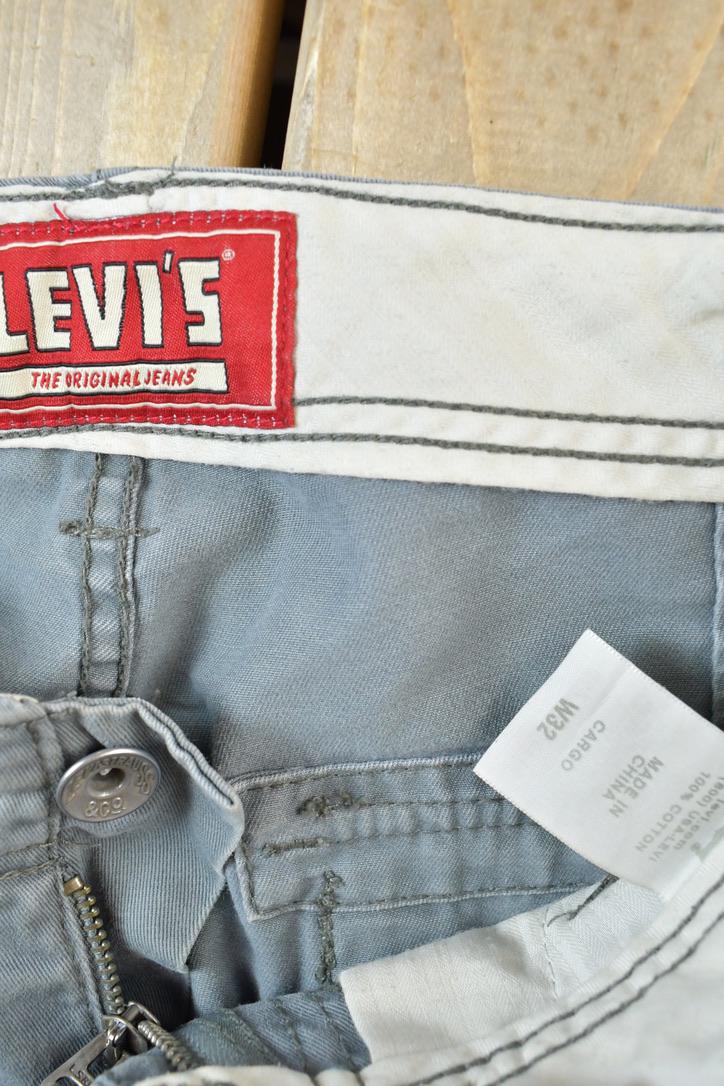 Vintage 1990s Levis Cargo Jean Shorts
