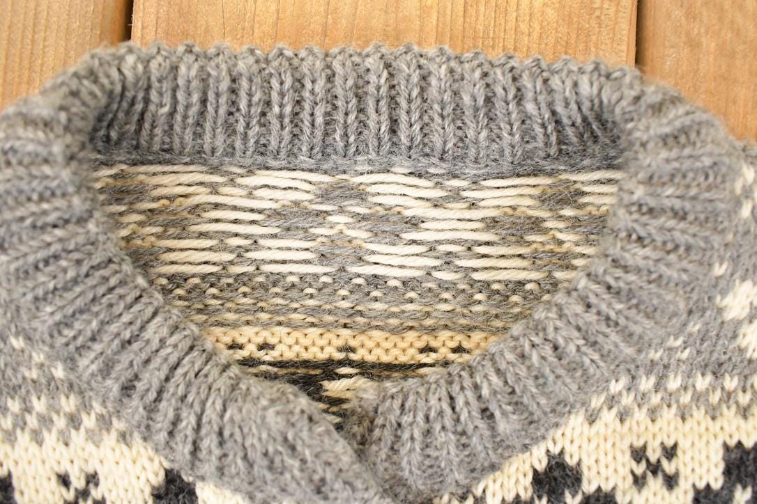 Vintage 1990's Abstract Snowflake Wool Knit Cardigan Sweater Men's S