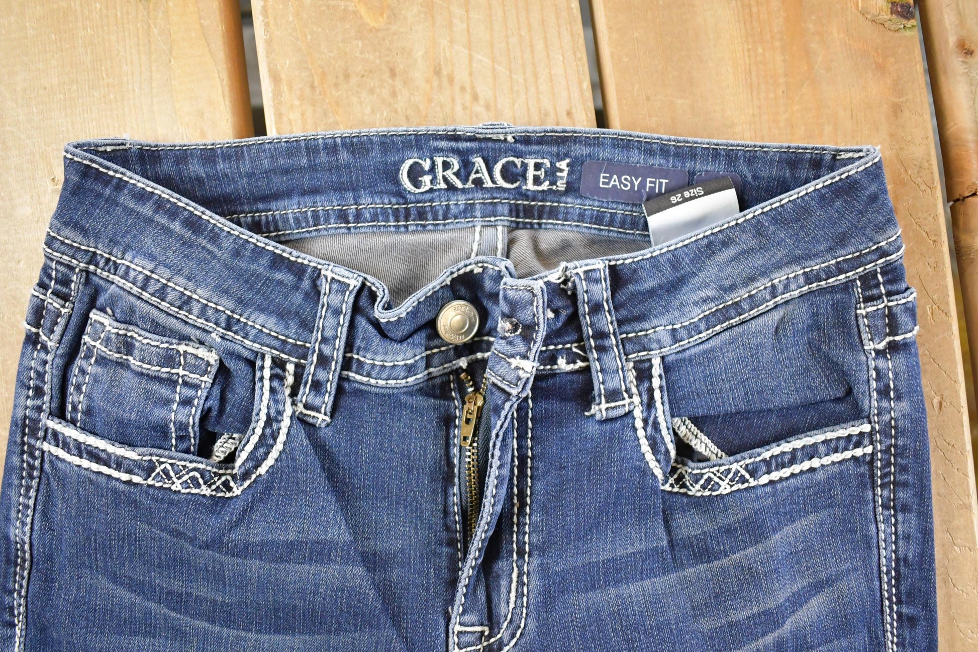 Vintage Deadstock Y2K Grace In LA Bedazzled Bootcut Low Rise Jeans Women's Size 26 x 32