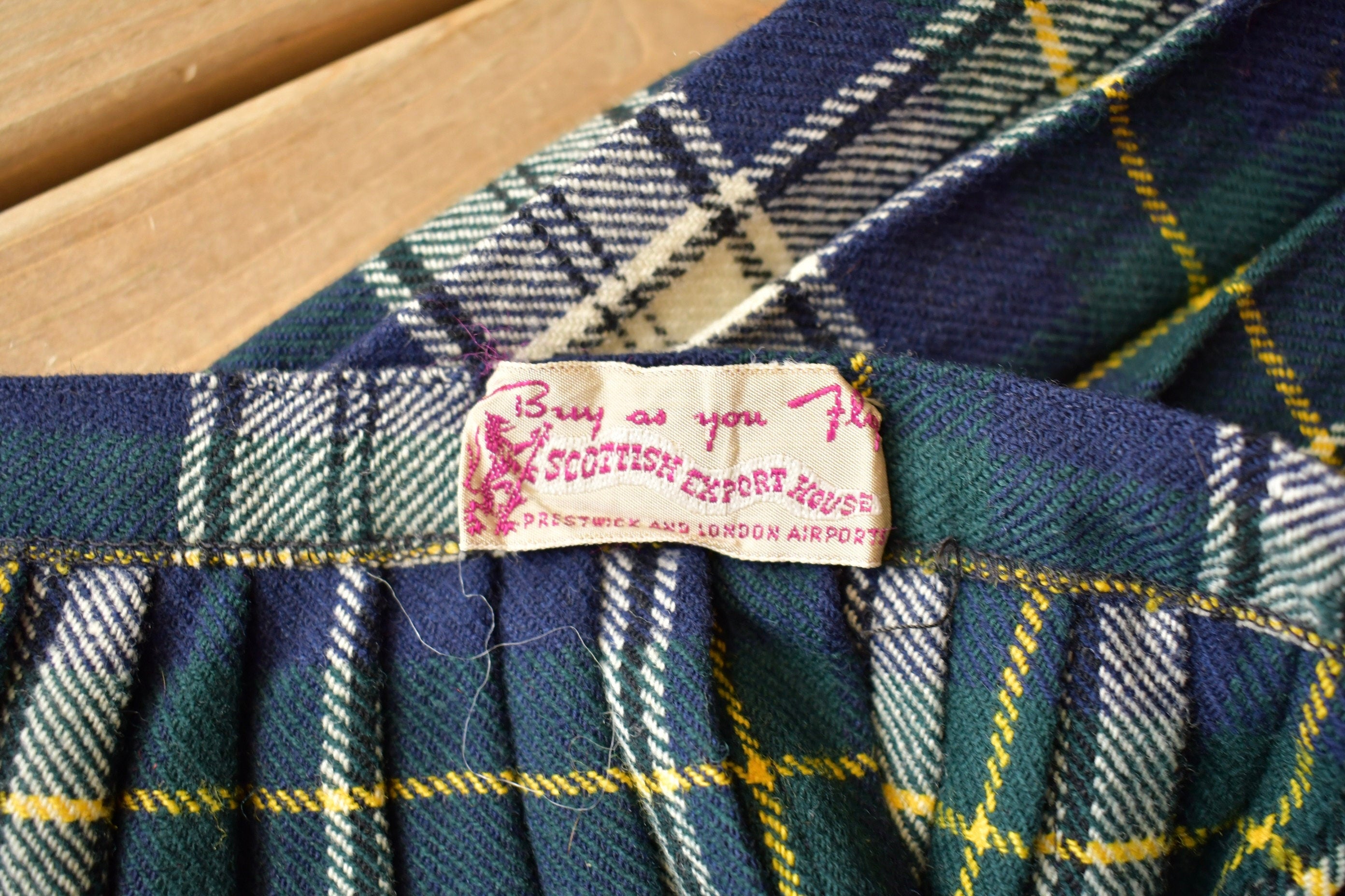 Vintage 1980s Scottish Export House Plaid Kilt Skirt 24 x 28.5