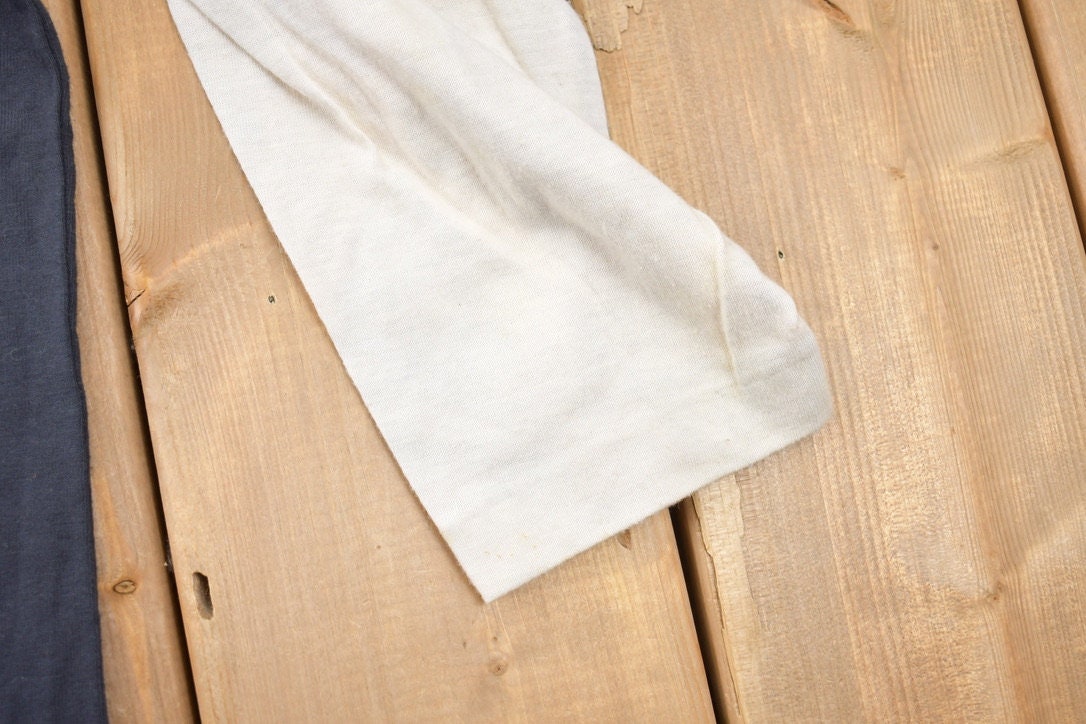 Vintage 1980s Van Halen Live in Concert Graphic Band T-Shirt / Single Stitch / Music Promo Print / Made in Canada / Streetwear Fashion /