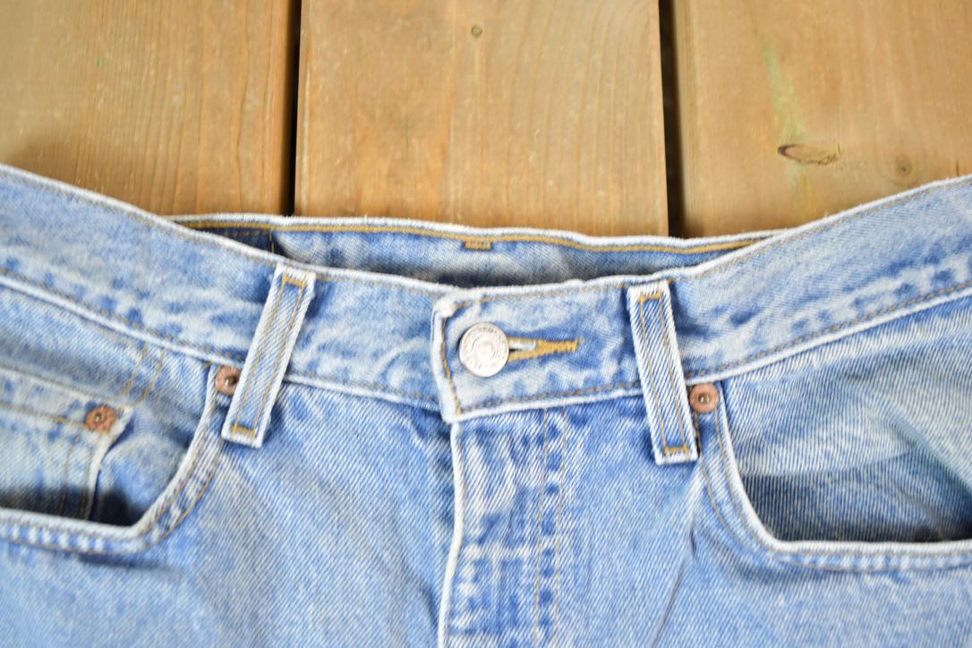 Vintage 1990s Levi Strauss Red Tab Denim Jeans Size 32 x 32 Made In USA