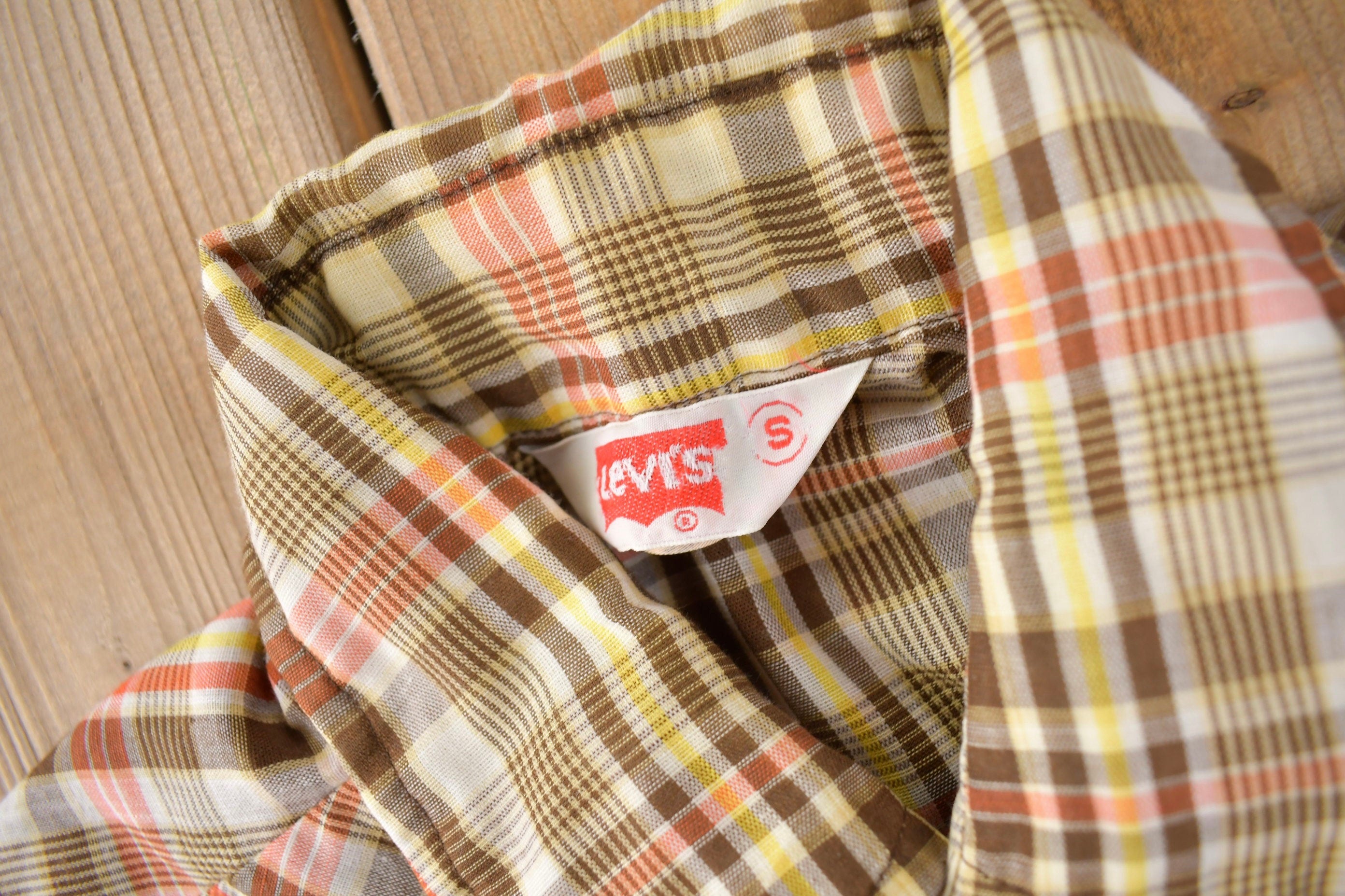 Vintage 1970s Levi's Pearl Snap Western Style Plaid Button Up Flannel Shirt Made in Canada