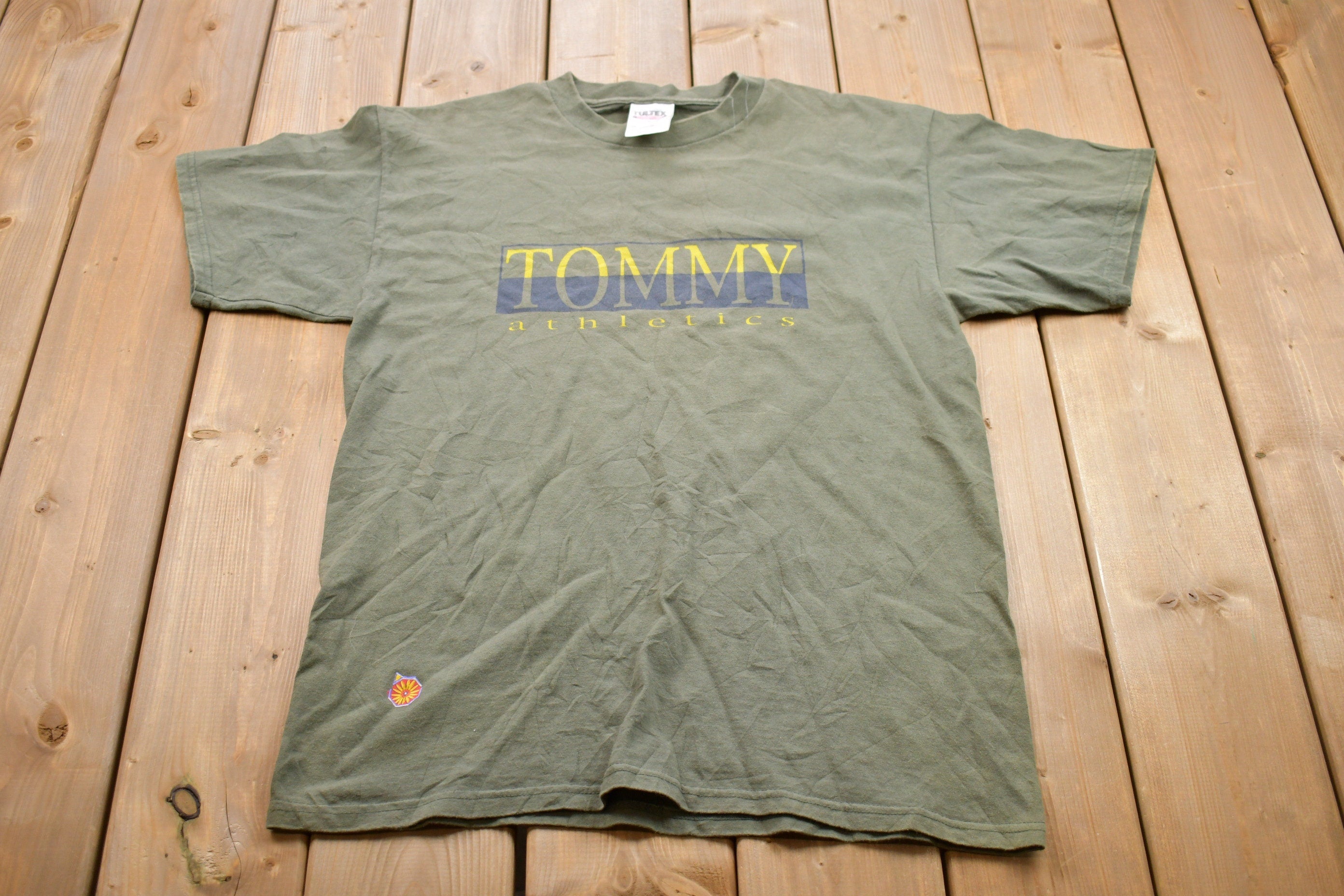 Vintage 1990s Tommy Hilfiger Graphic T-Shirt