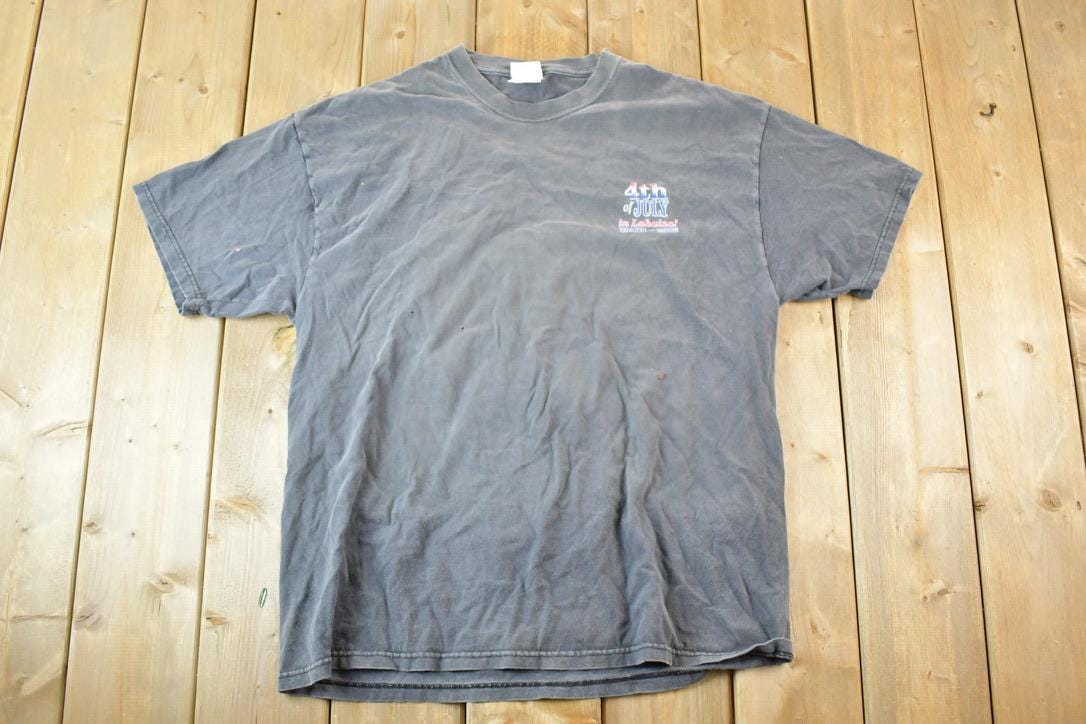 Vintage 2002 4th Of July Maui Sun Faded Souvenir T-Shirt Men's L