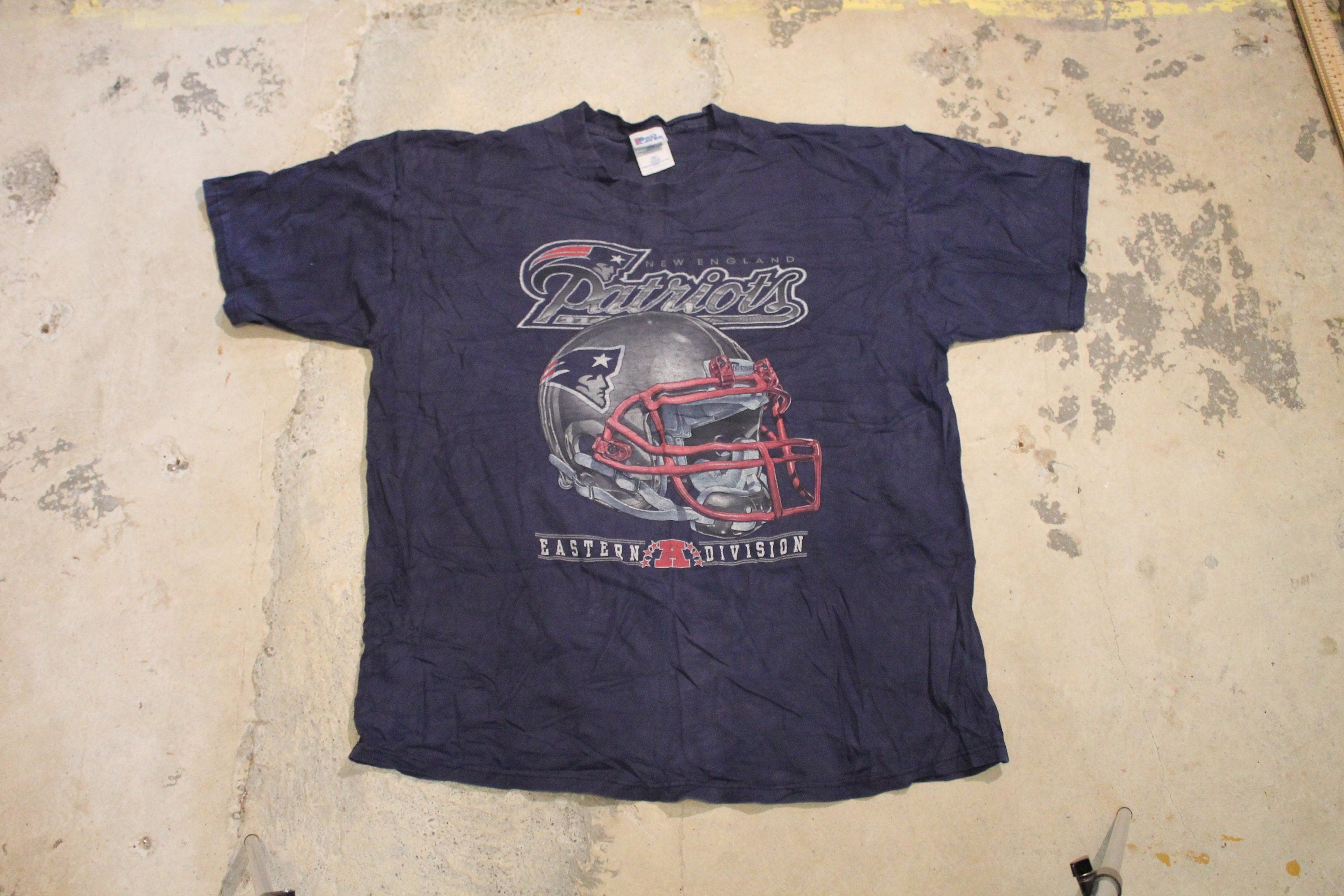 Vintage 1990s New England Patriots NFL T Shirt