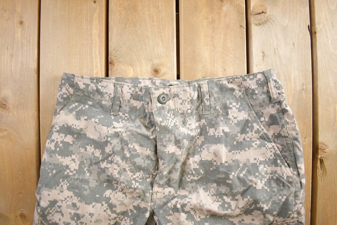 Vintage 2000s Army Universal Camouflage Cargo Pants Size 32x29