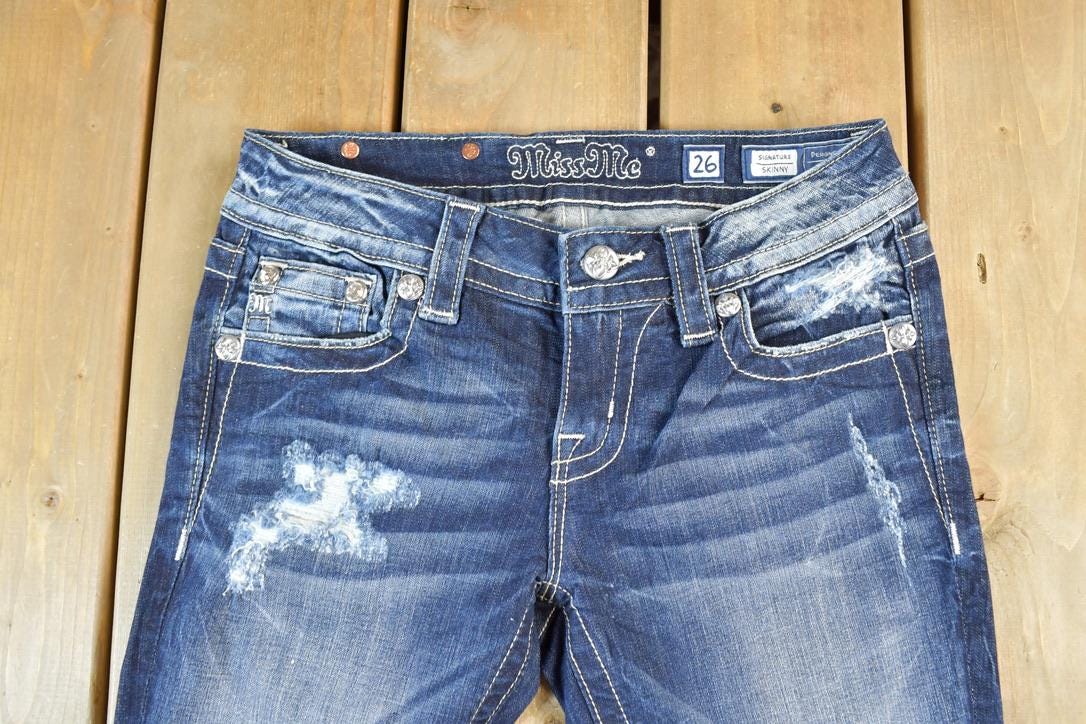 Vintage Y2K Miss Me Bedazzled Low Rise Skinny Jeans Size 26x31