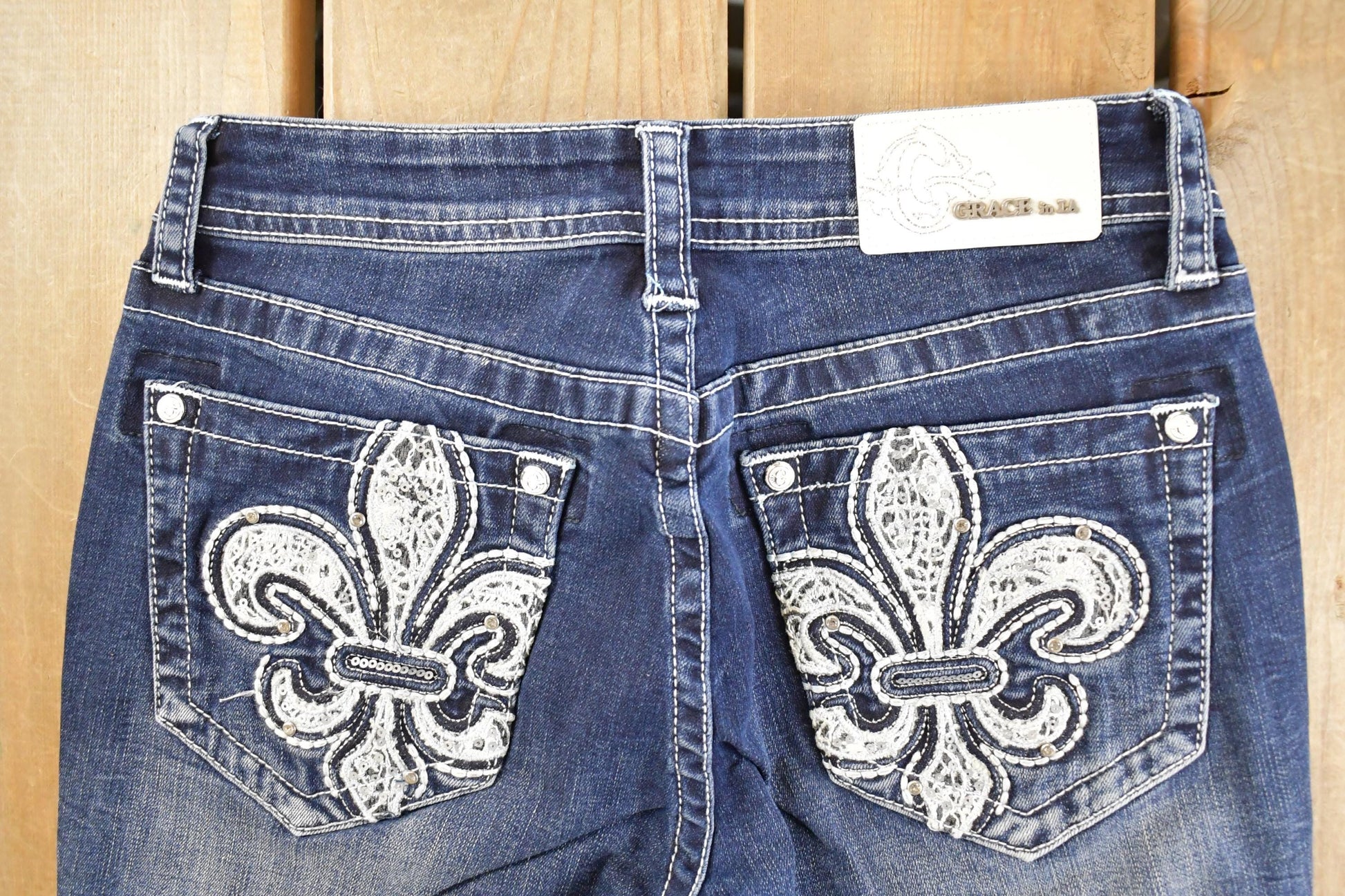 Vintage Deadstock Y2K Grace In LA Bedazzled Bootcut Low Rise Jeans Women's Size 26 x 31