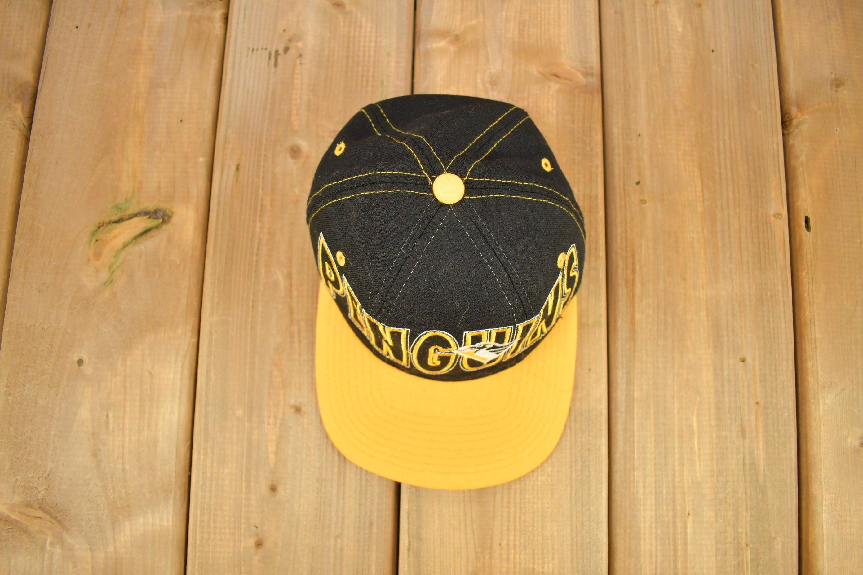 Vintage 1990s Pittsburgh Penguins NHL Fitted Starter Hat