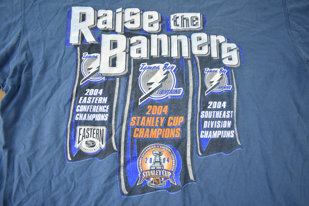 Vintage 2004 Tampa Bay Lightning NHL Hockey Lee Sport Graphic T-Shirt Made In USA