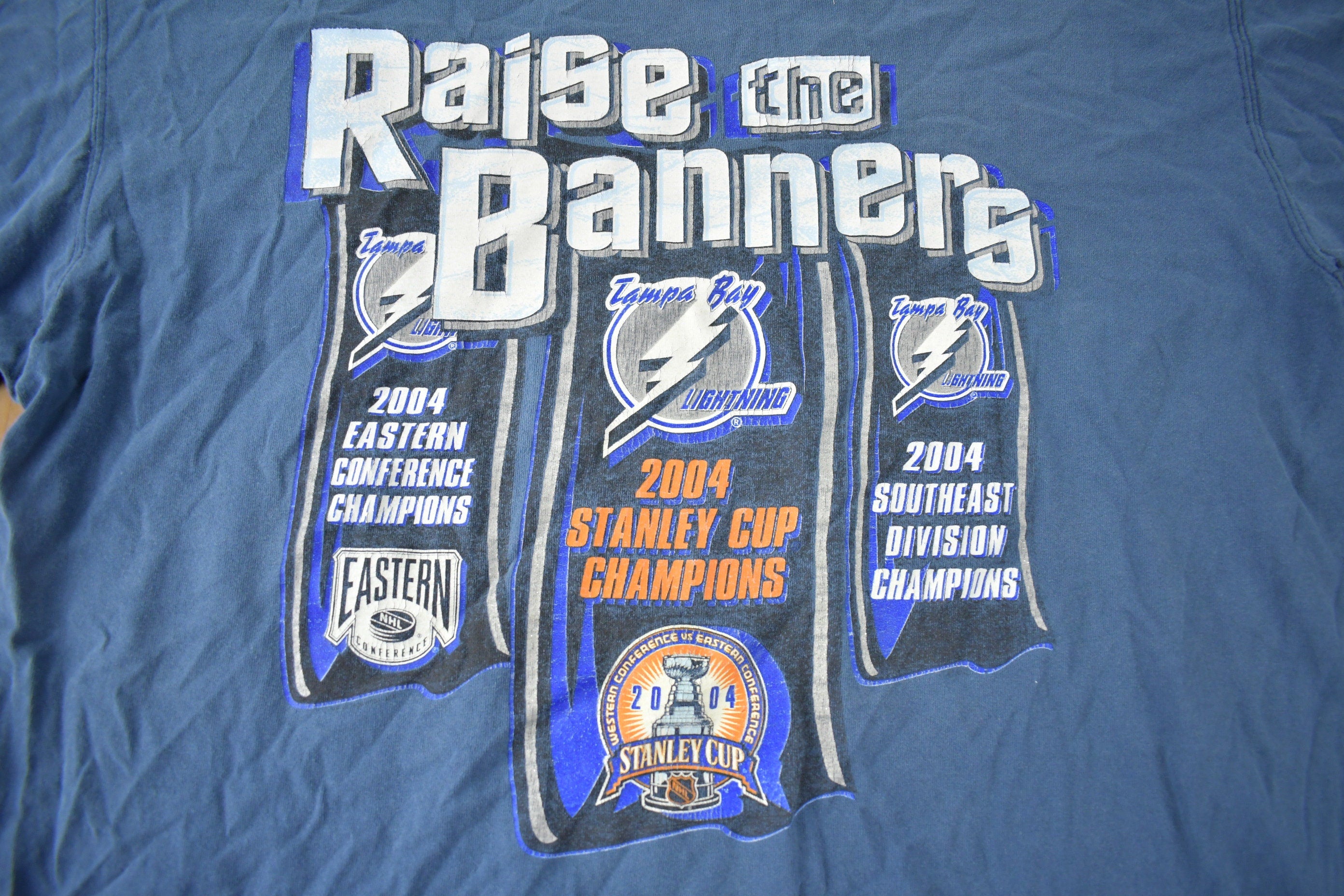 Vintage 2004 Tampa Bay Lightning NHL Hockey Lee Sport Graphic T-Shirt Made In USA