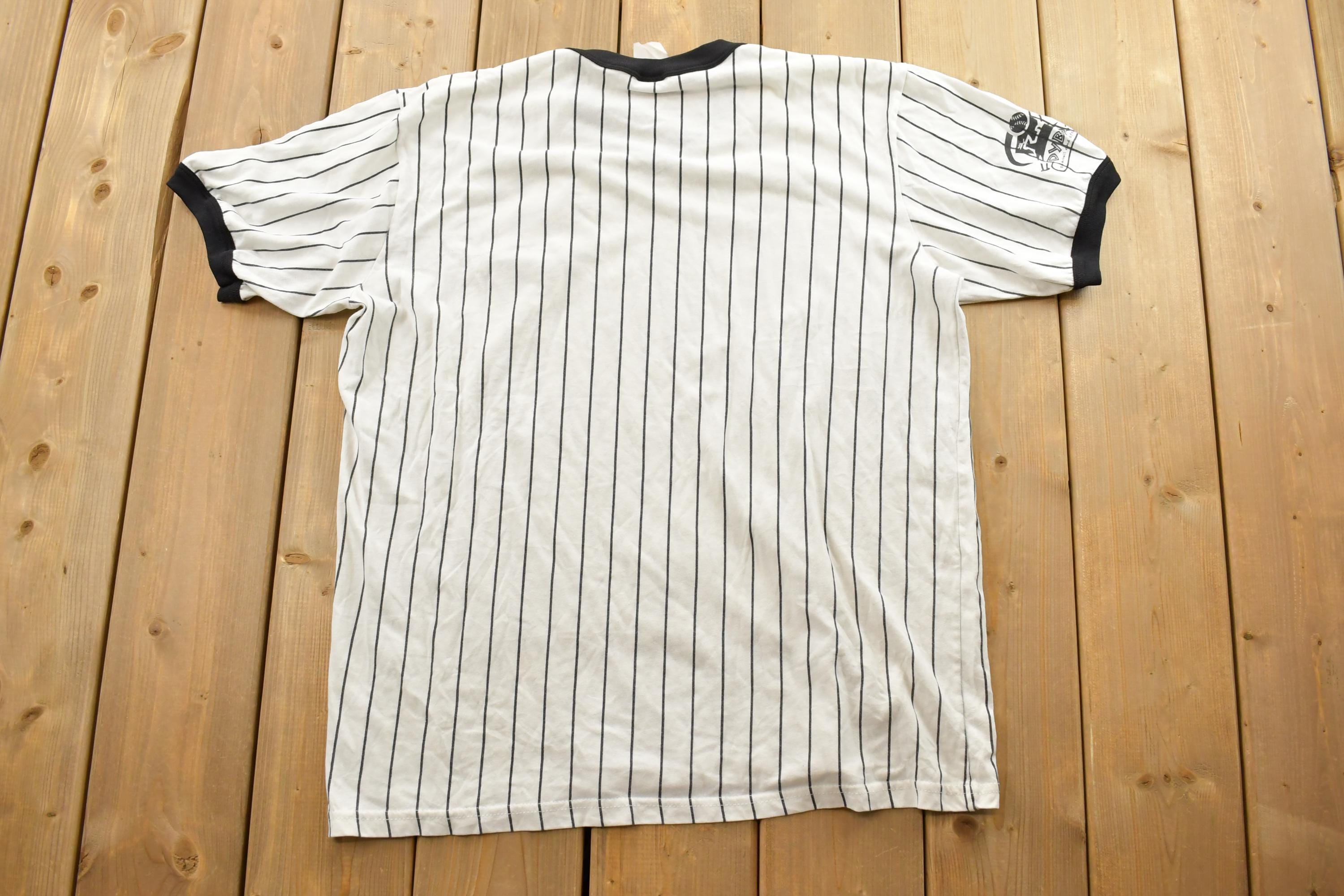 Vintage 1990s Chicago White Sox Striped MLB Baseball Majestic Graphic T-Shirt