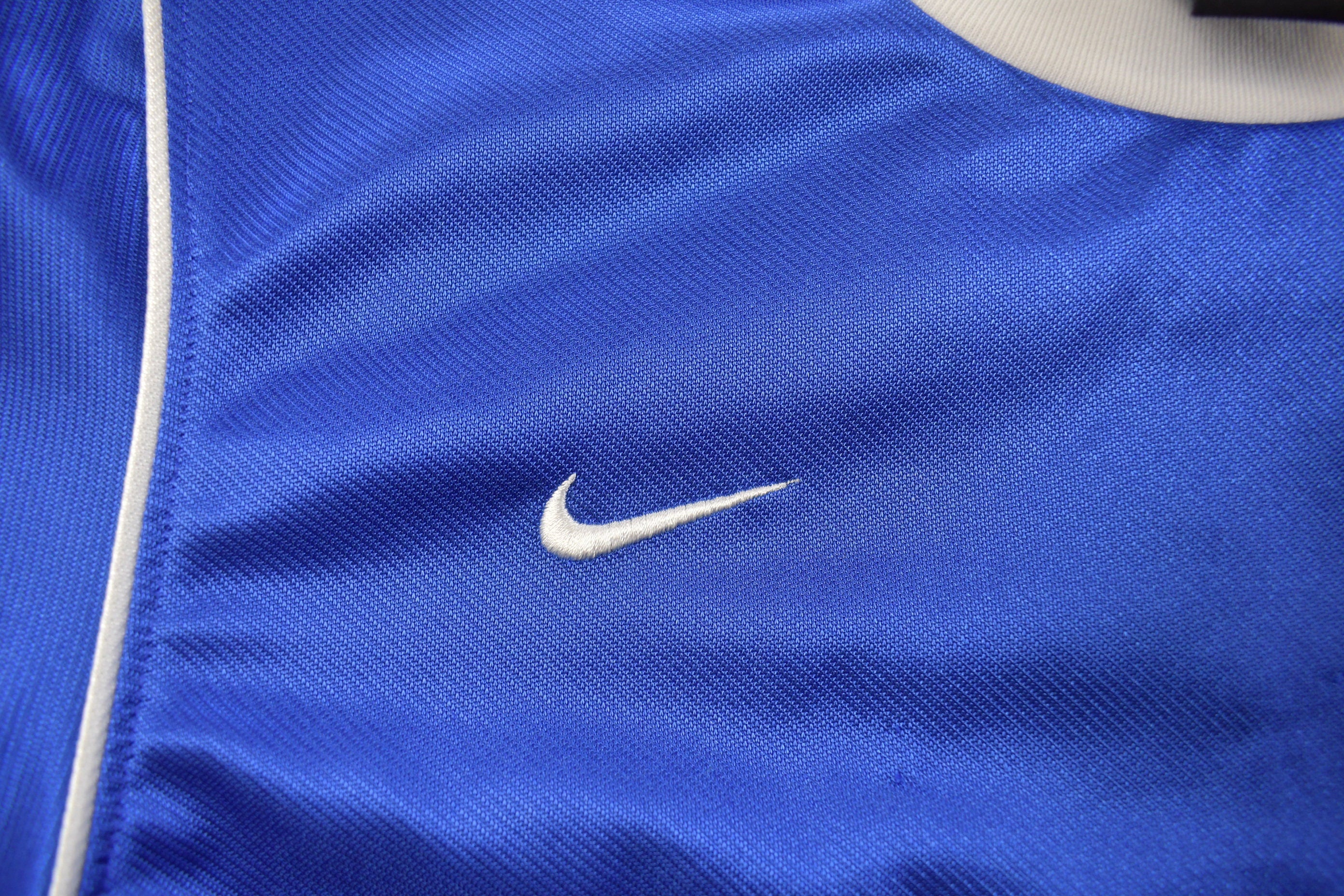 Vintage 1990s Nike Swoosh Graphic Soccer Jersey