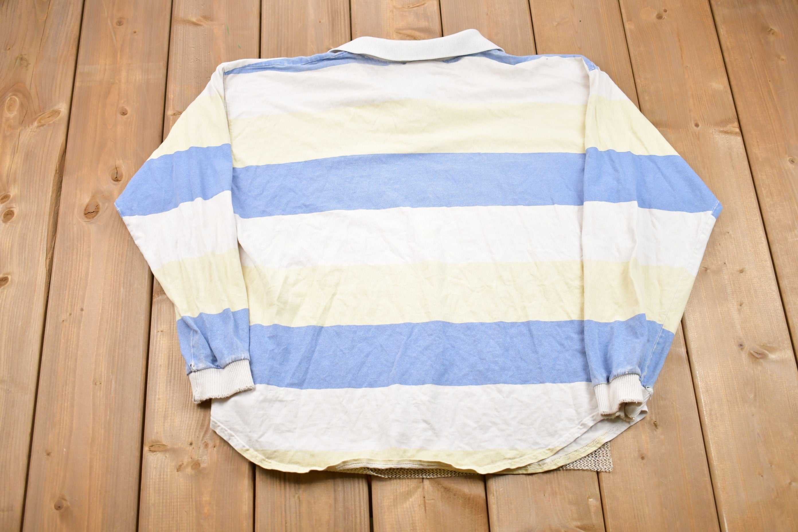 Vintage 1990s Gimmie Intl. Embroidered Flower Collared Sweatshirt