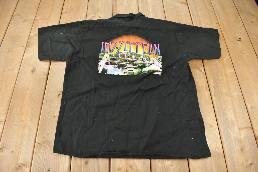 Vintage 2003 Led Zeppelin Graphic Short Sleeve Button Up Band Shirt Size XL